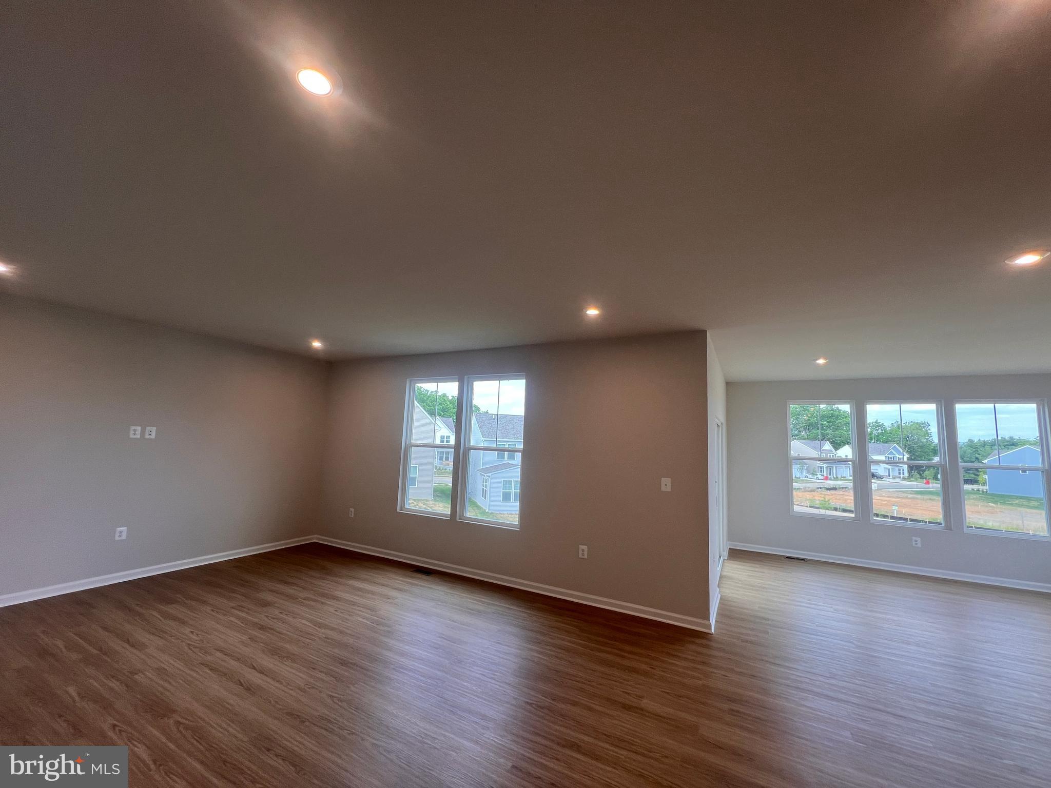 PRESIDENTS POINTE - Residential Lease