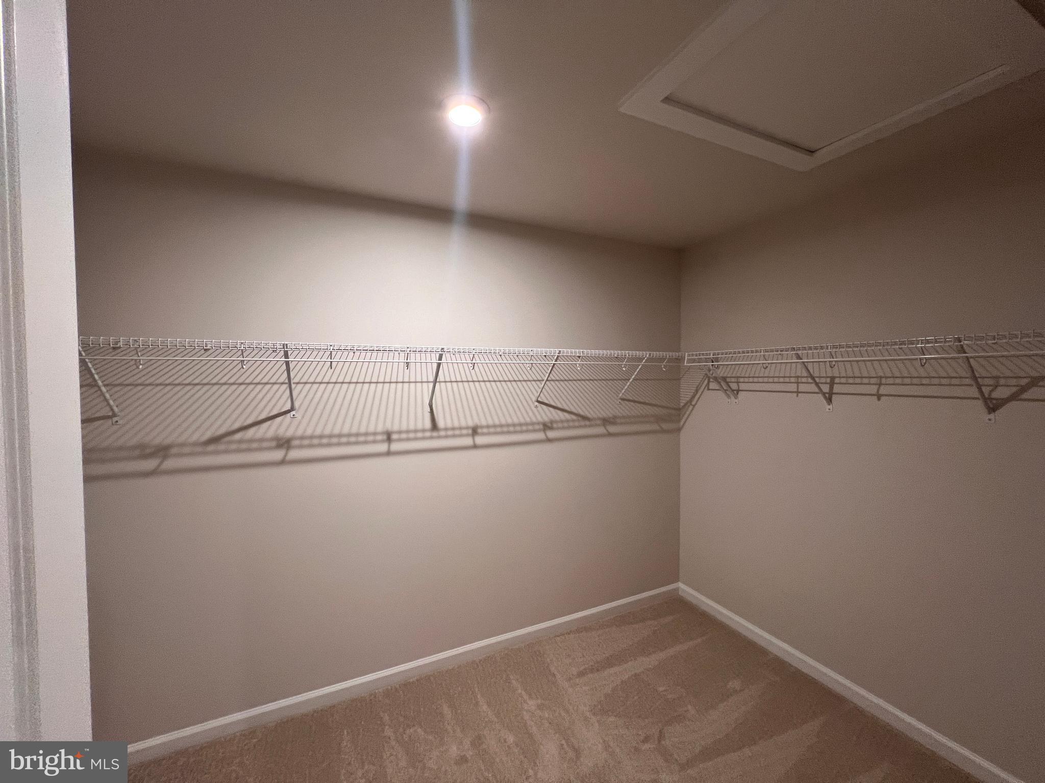 PRESIDENTS POINTE - Residential Lease