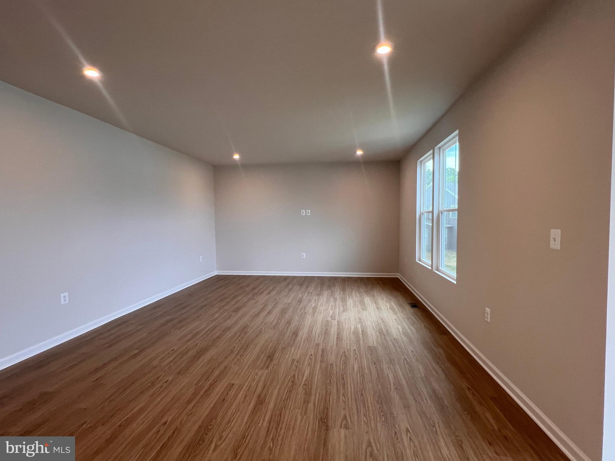 PRESIDENTS POINTE - Residential Lease