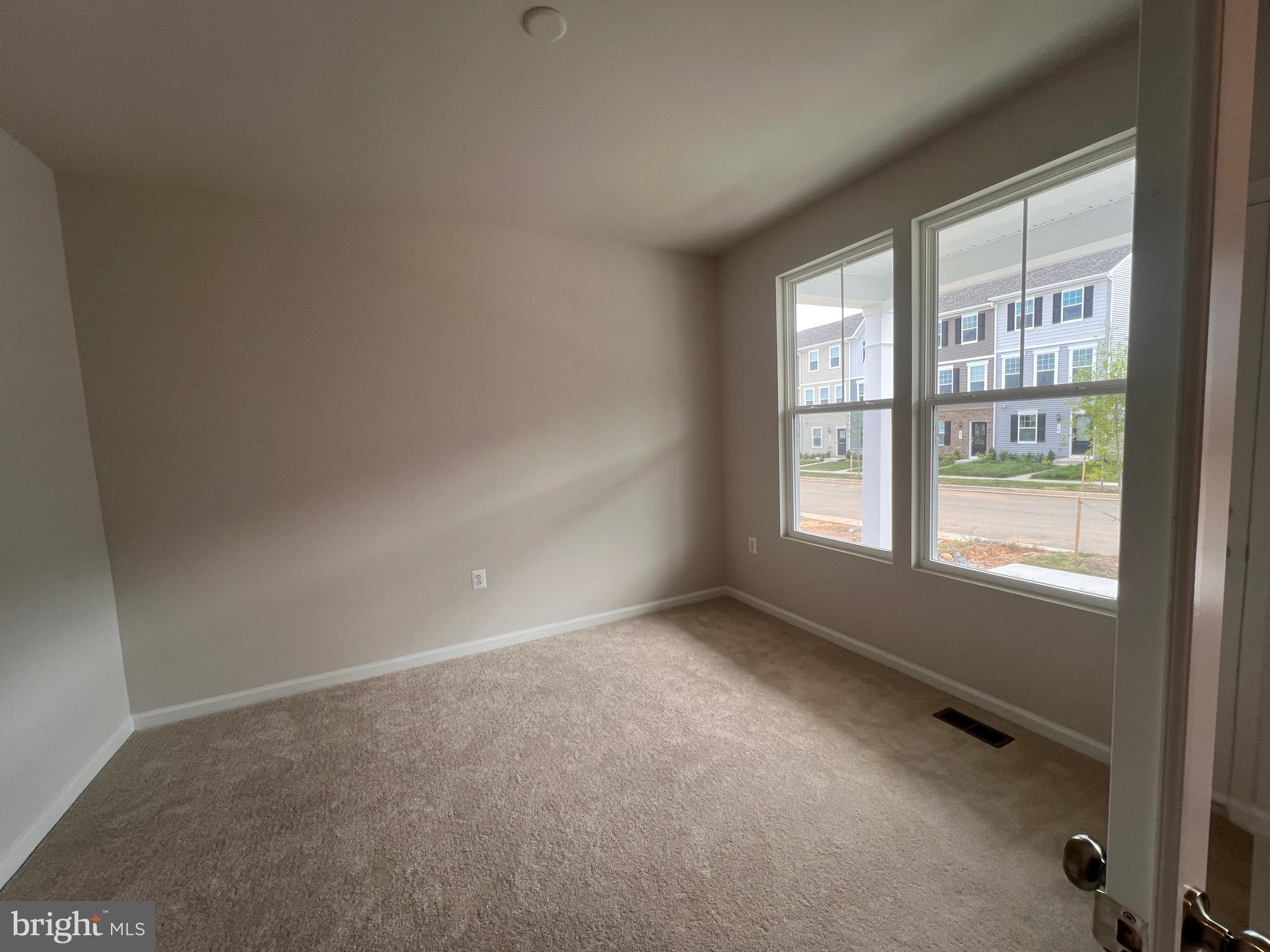 PRESIDENTS POINTE - Residential Lease