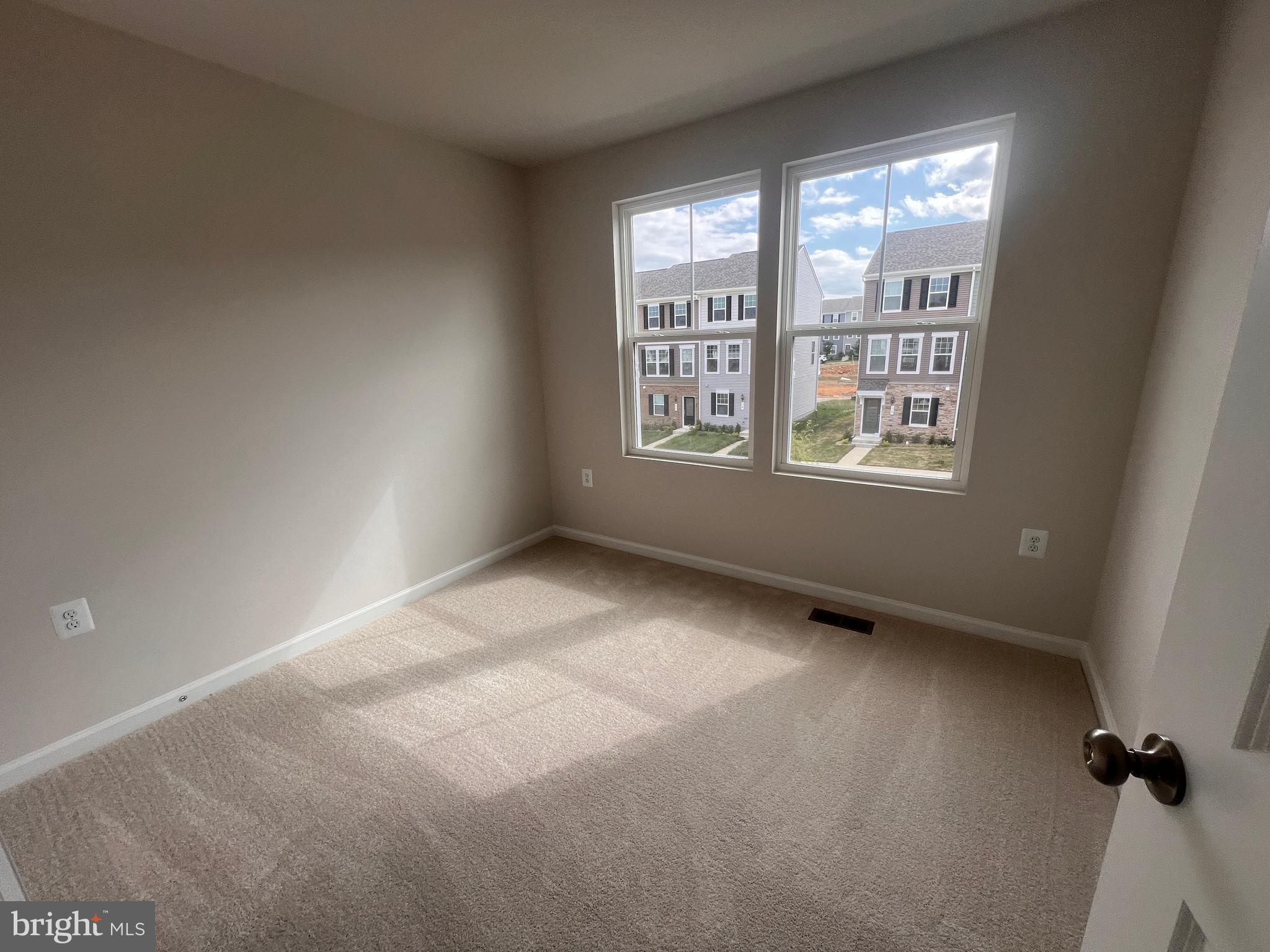 PRESIDENTS POINTE - Residential Lease