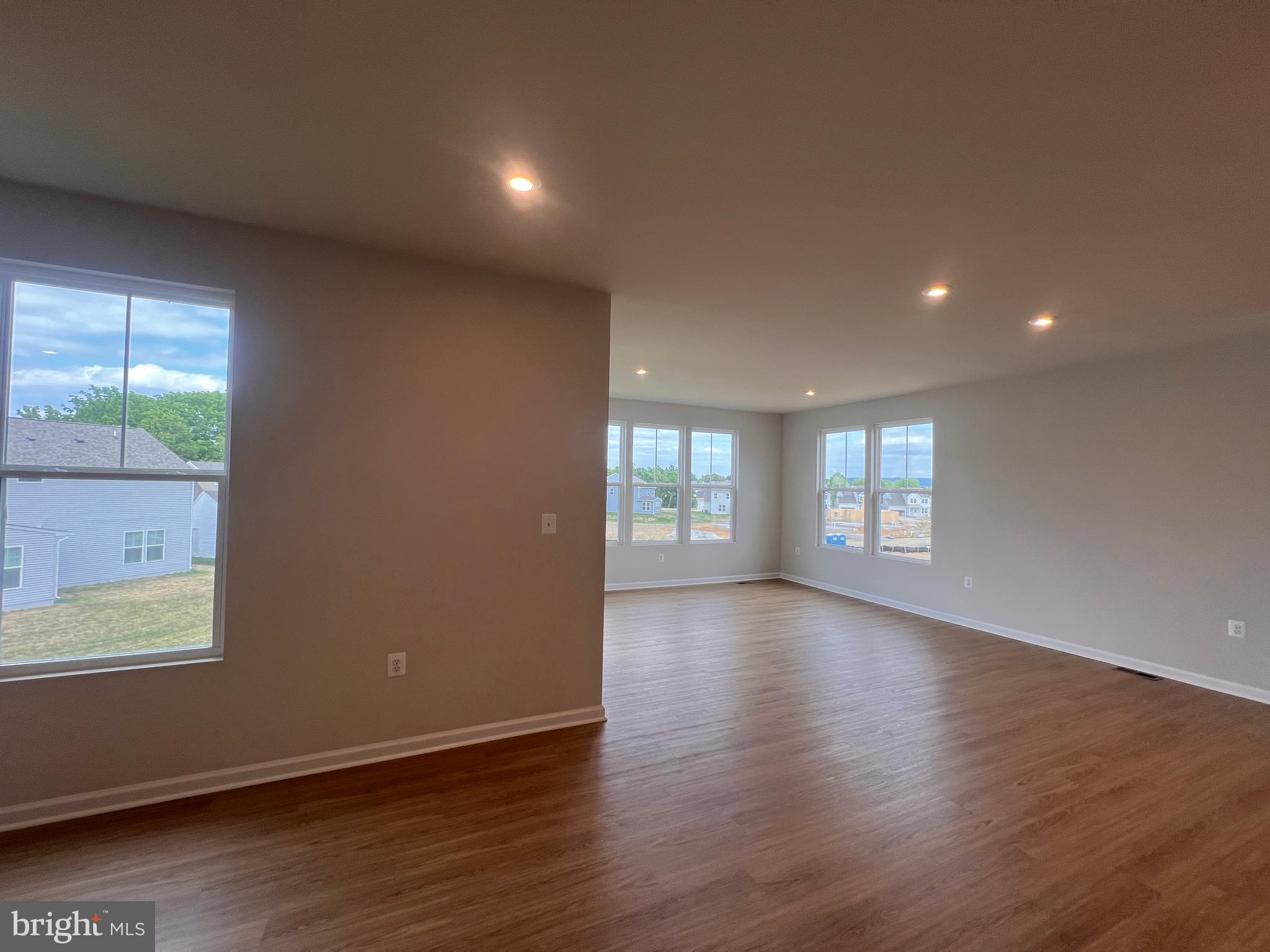 PRESIDENTS POINTE - Residential Lease