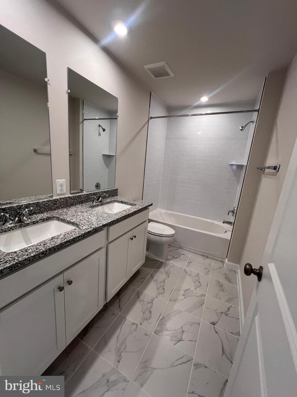 PRESIDENTS POINTE - Residential Lease