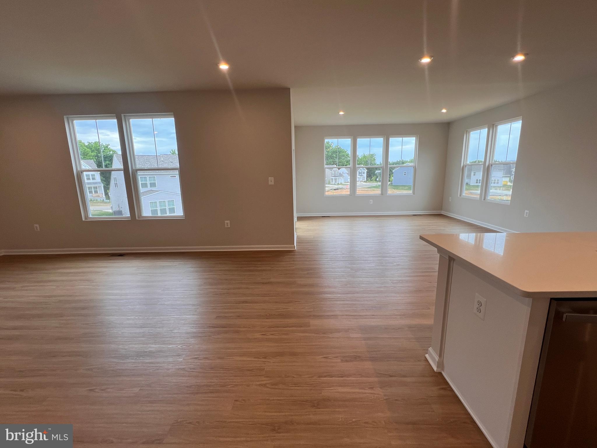 PRESIDENTS POINTE - Residential Lease