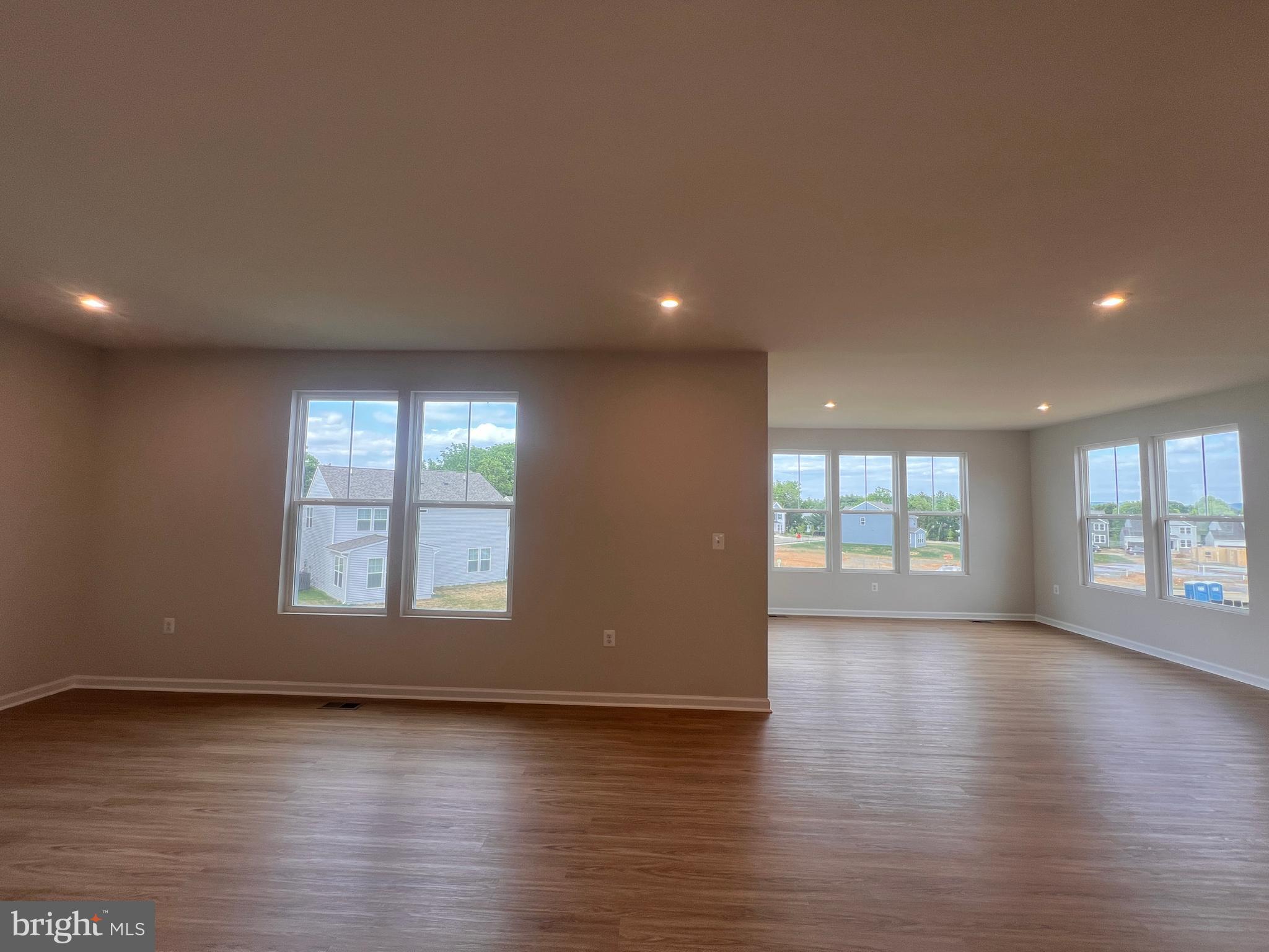 PRESIDENTS POINTE - Residential Lease