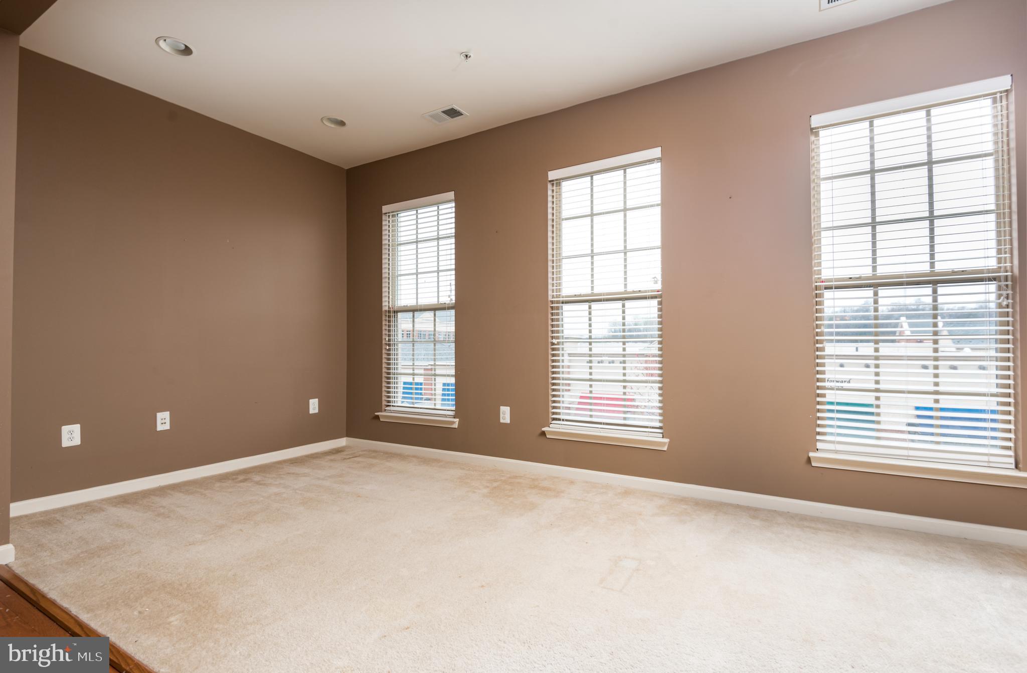 MADISON CRESCENT - Residential