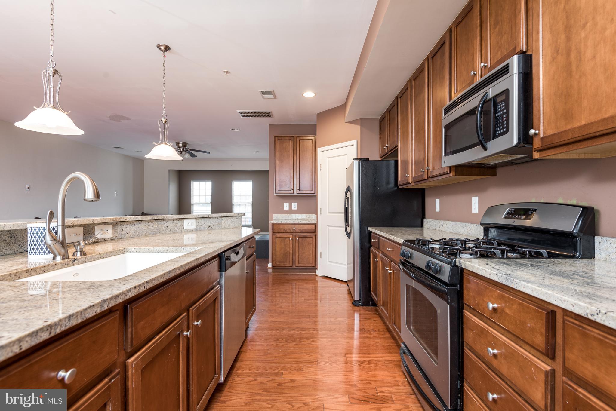 MADISON CRESCENT - Residential