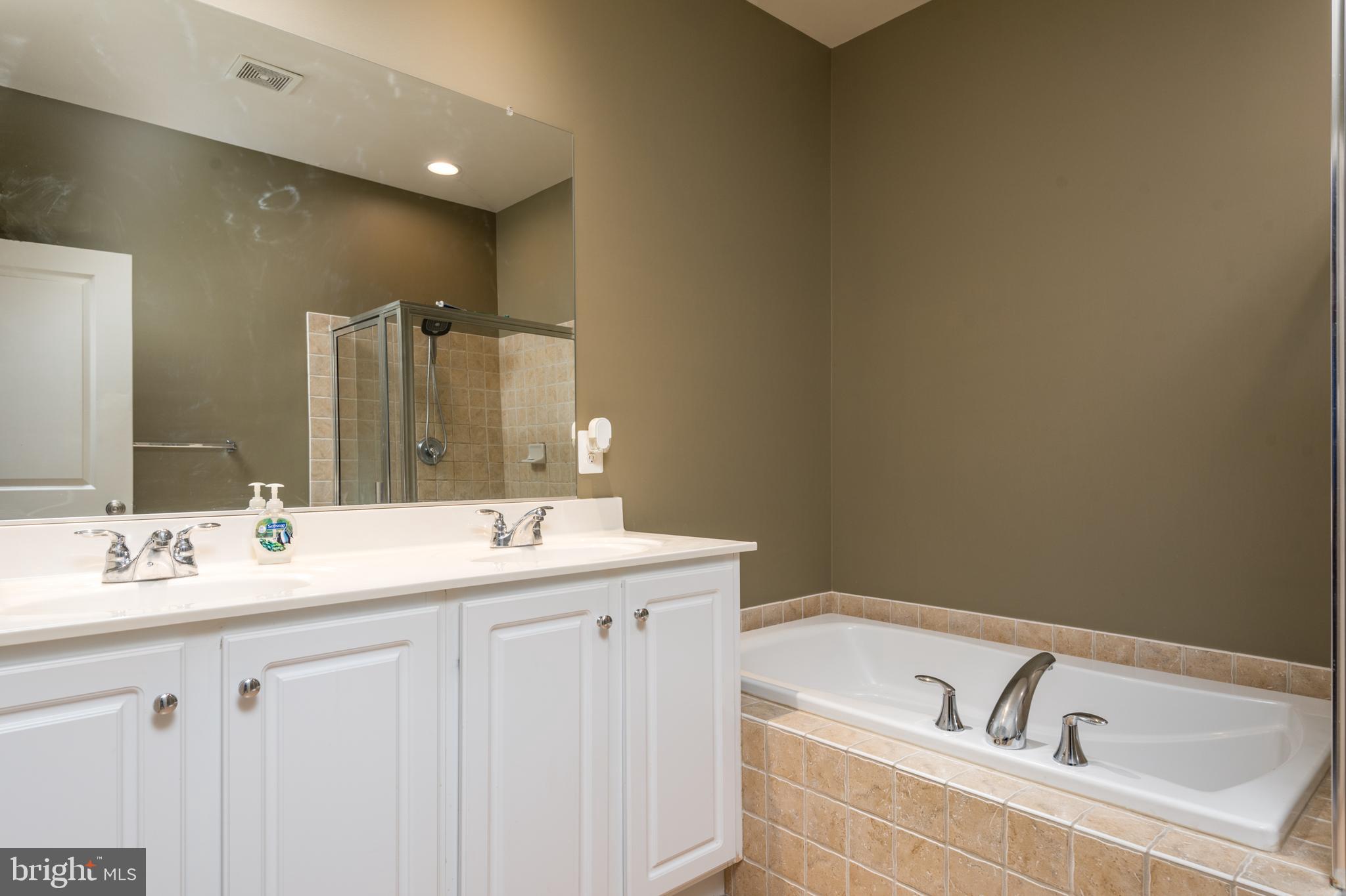 MADISON CRESCENT - Residential