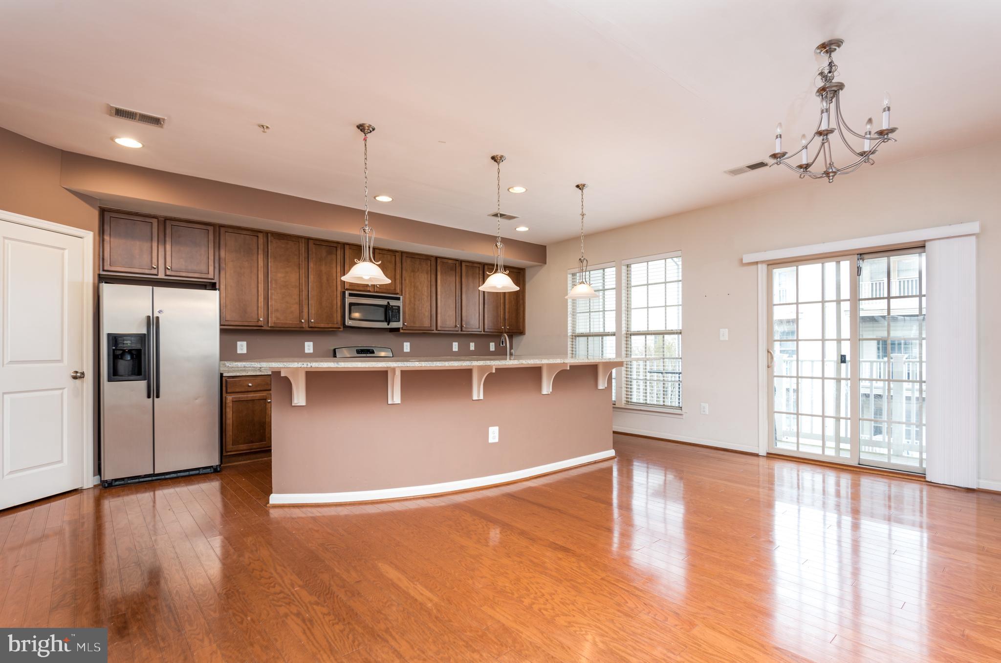 MADISON CRESCENT - Residential