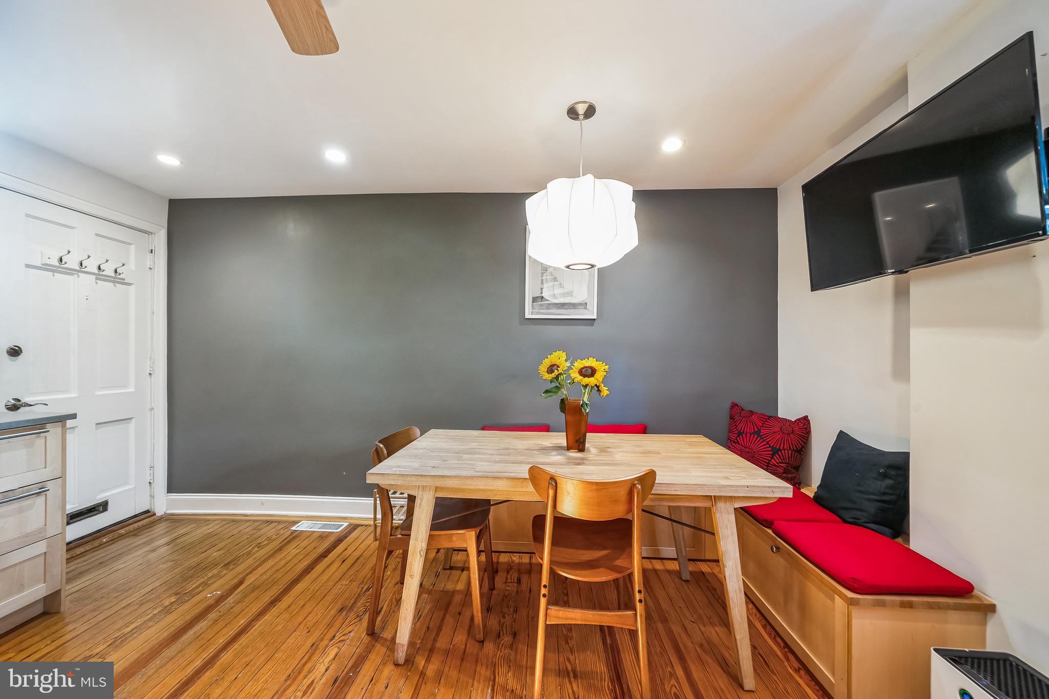 1134 WAVERLY STREET R 3