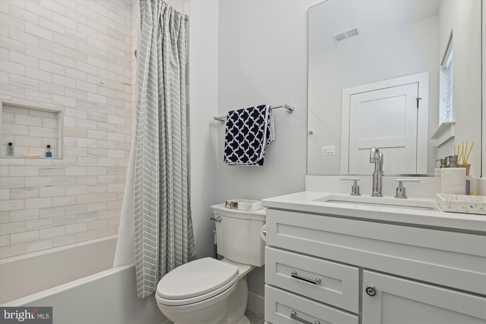 MURRAY HILL - Residential