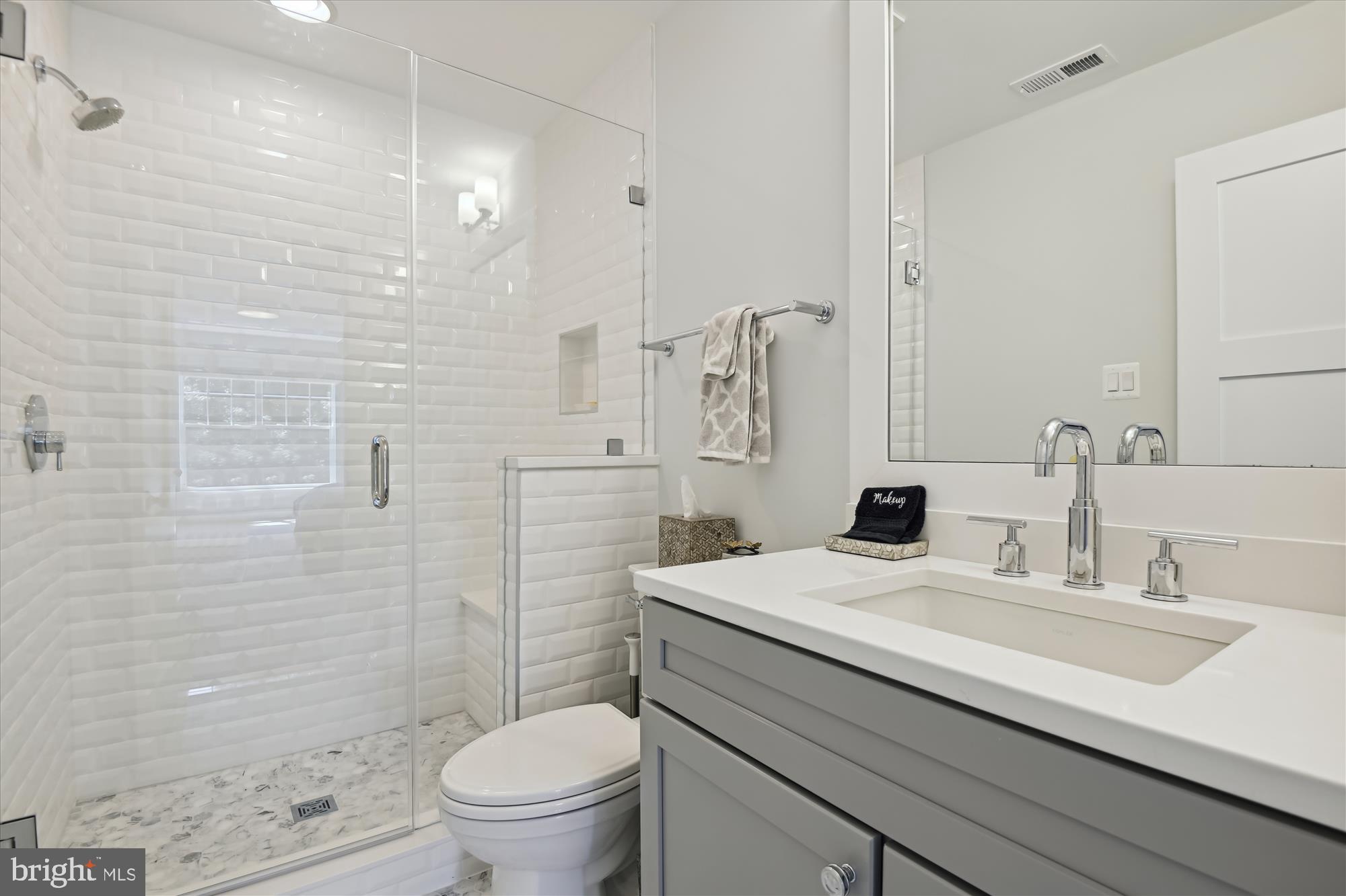 MURRAY HILL - Residential