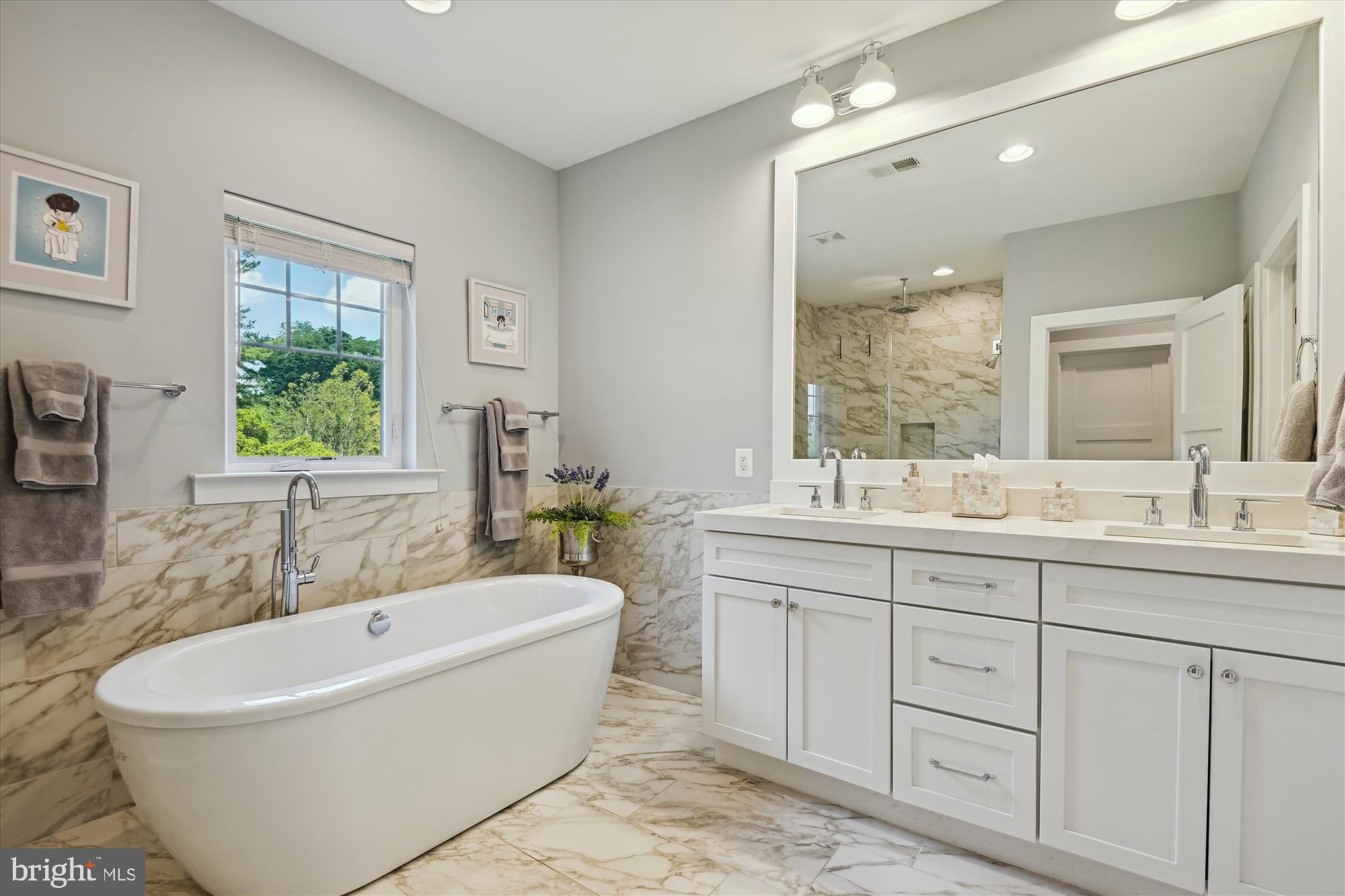 MURRAY HILL - Residential