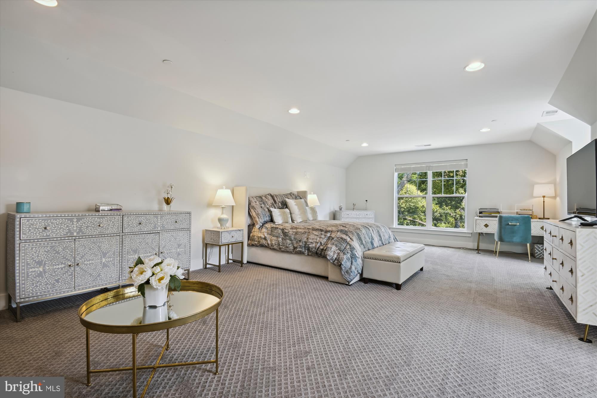 MURRAY HILL - Residential