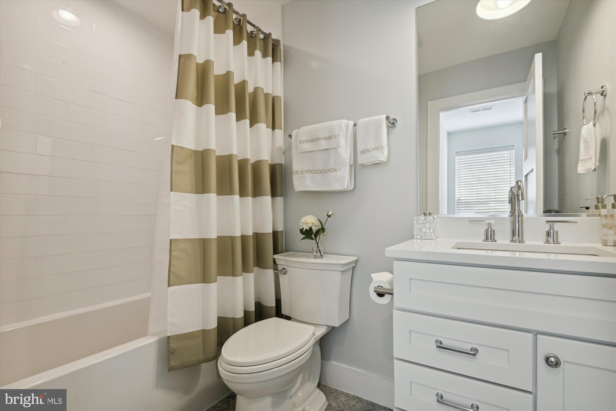 MURRAY HILL - Residential