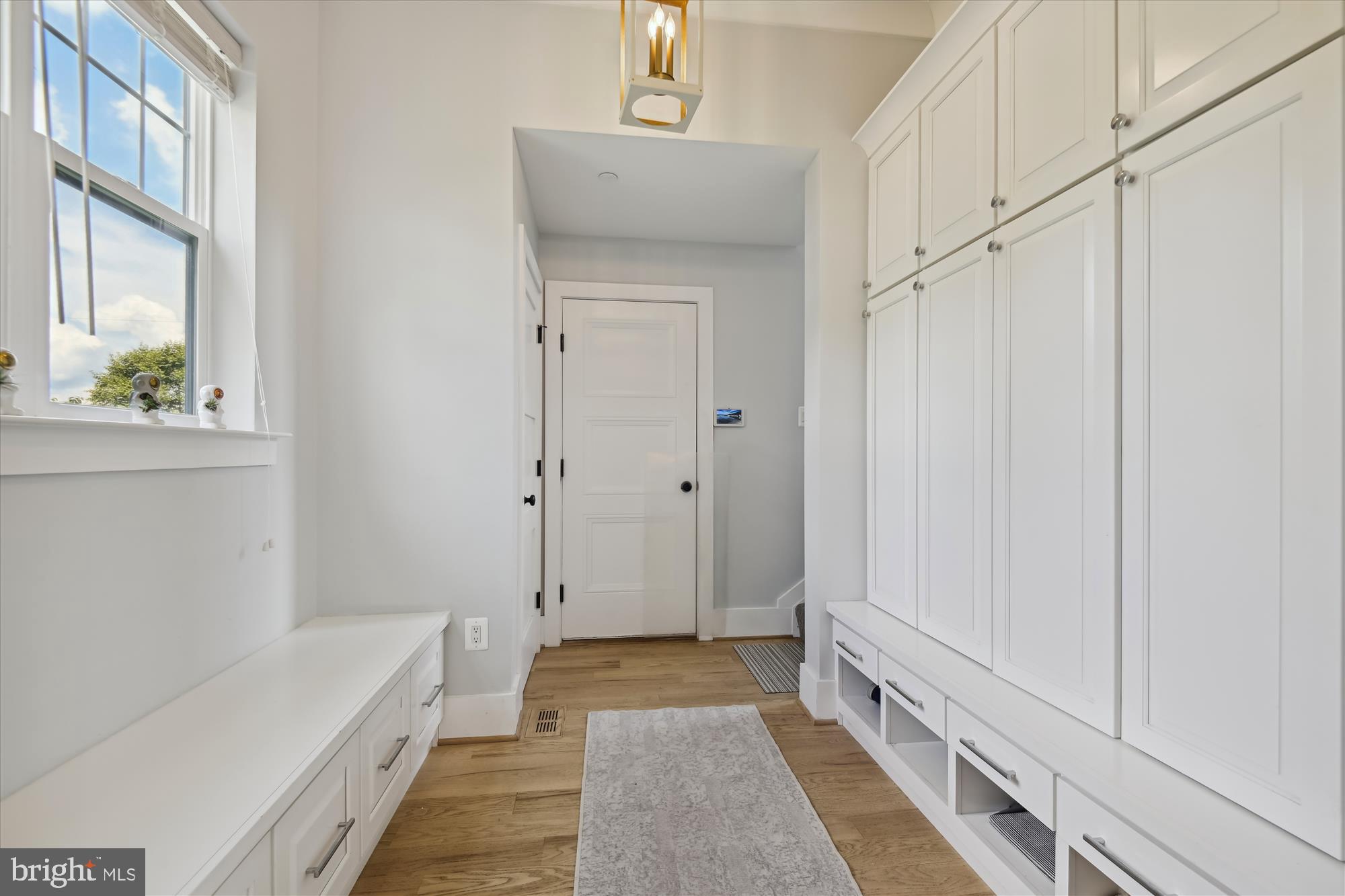 MURRAY HILL - Residential