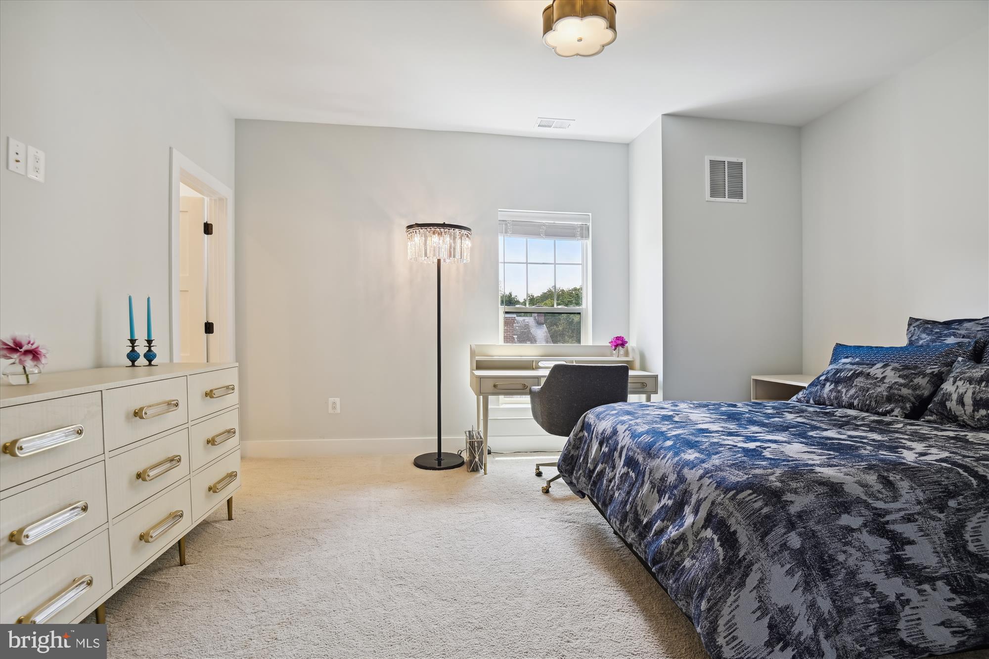 MURRAY HILL - Residential