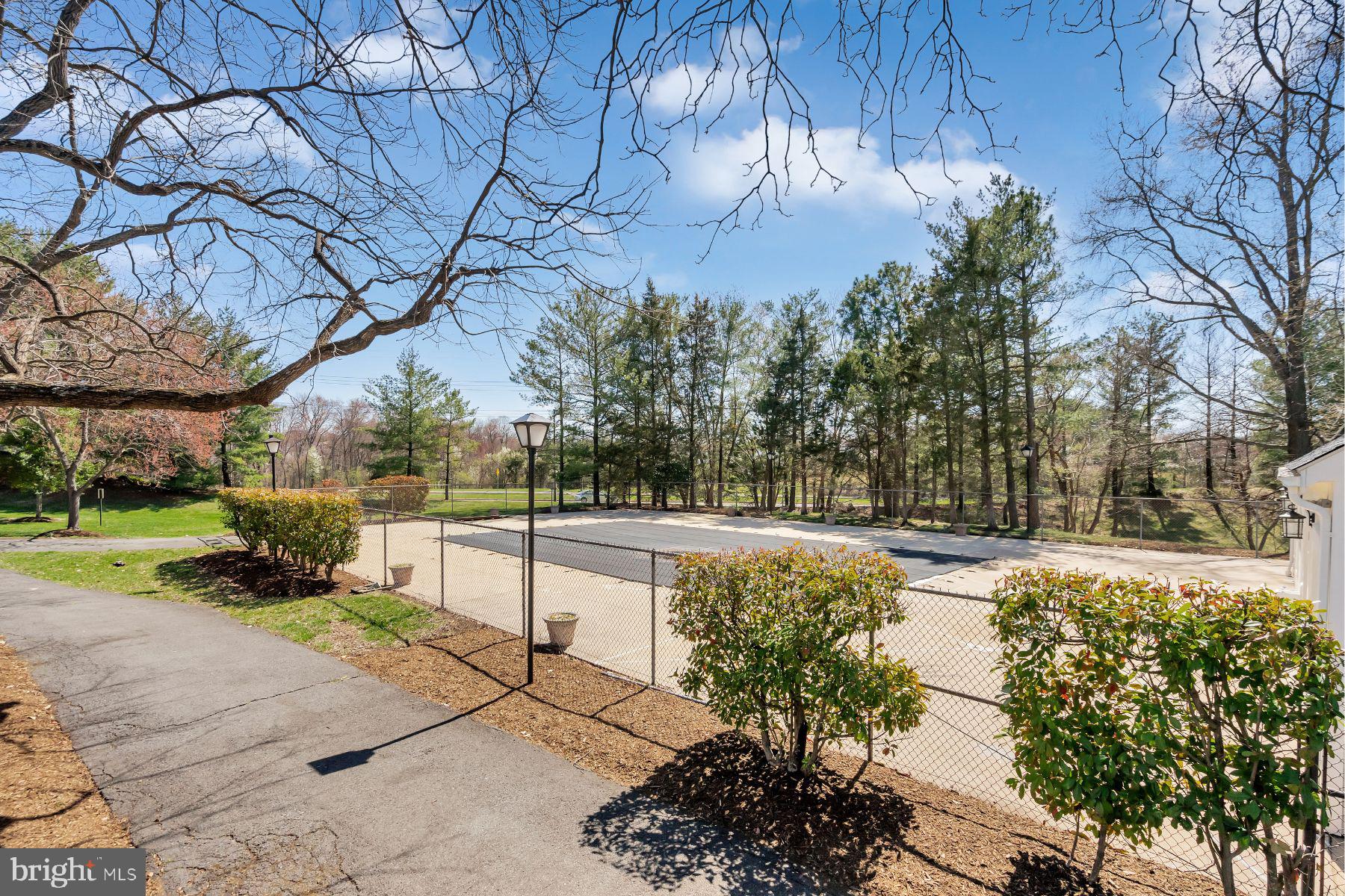 PONDS AT CENTREVILLE - Residential