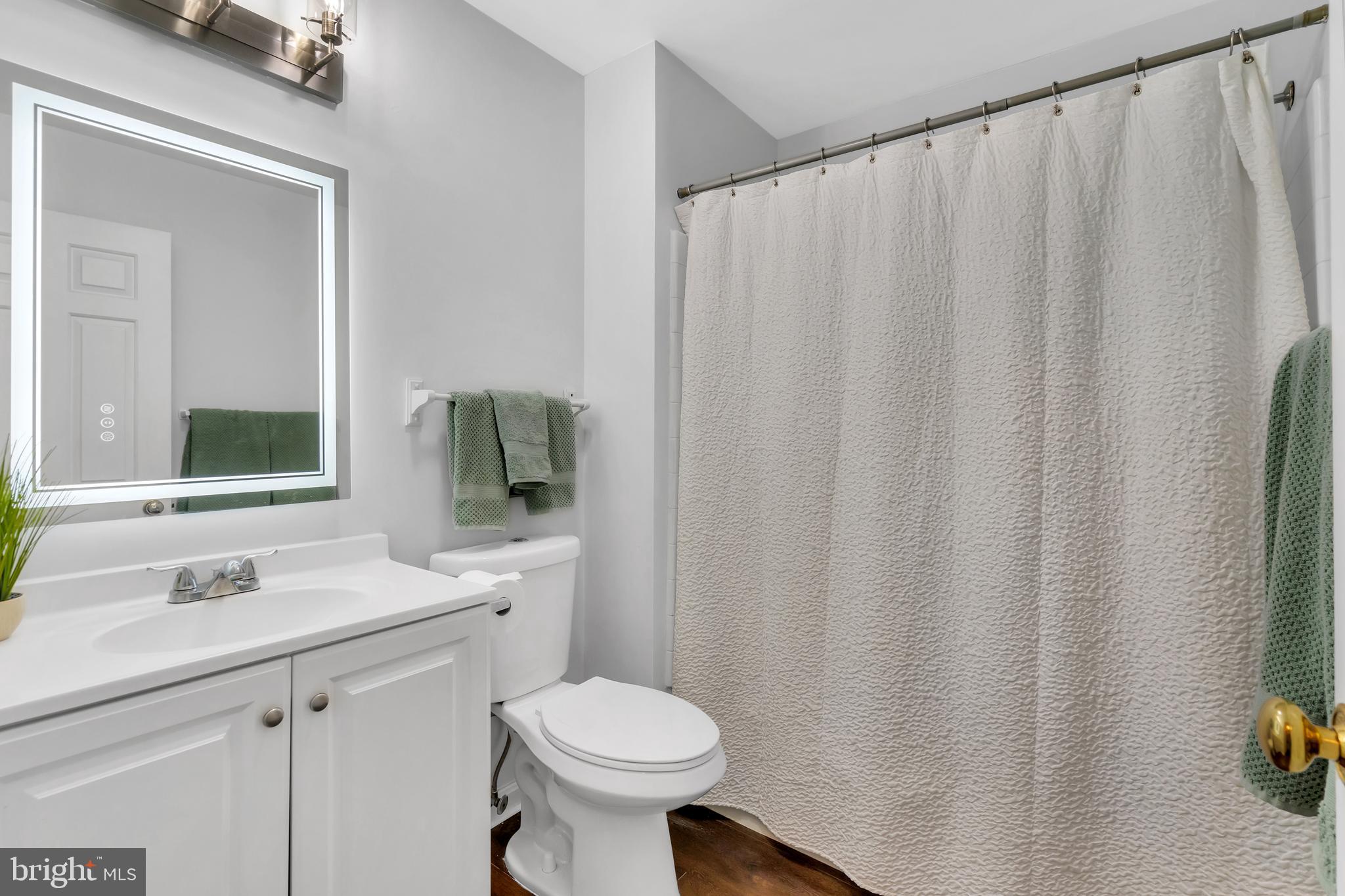 PONDS AT CENTREVILLE - Residential