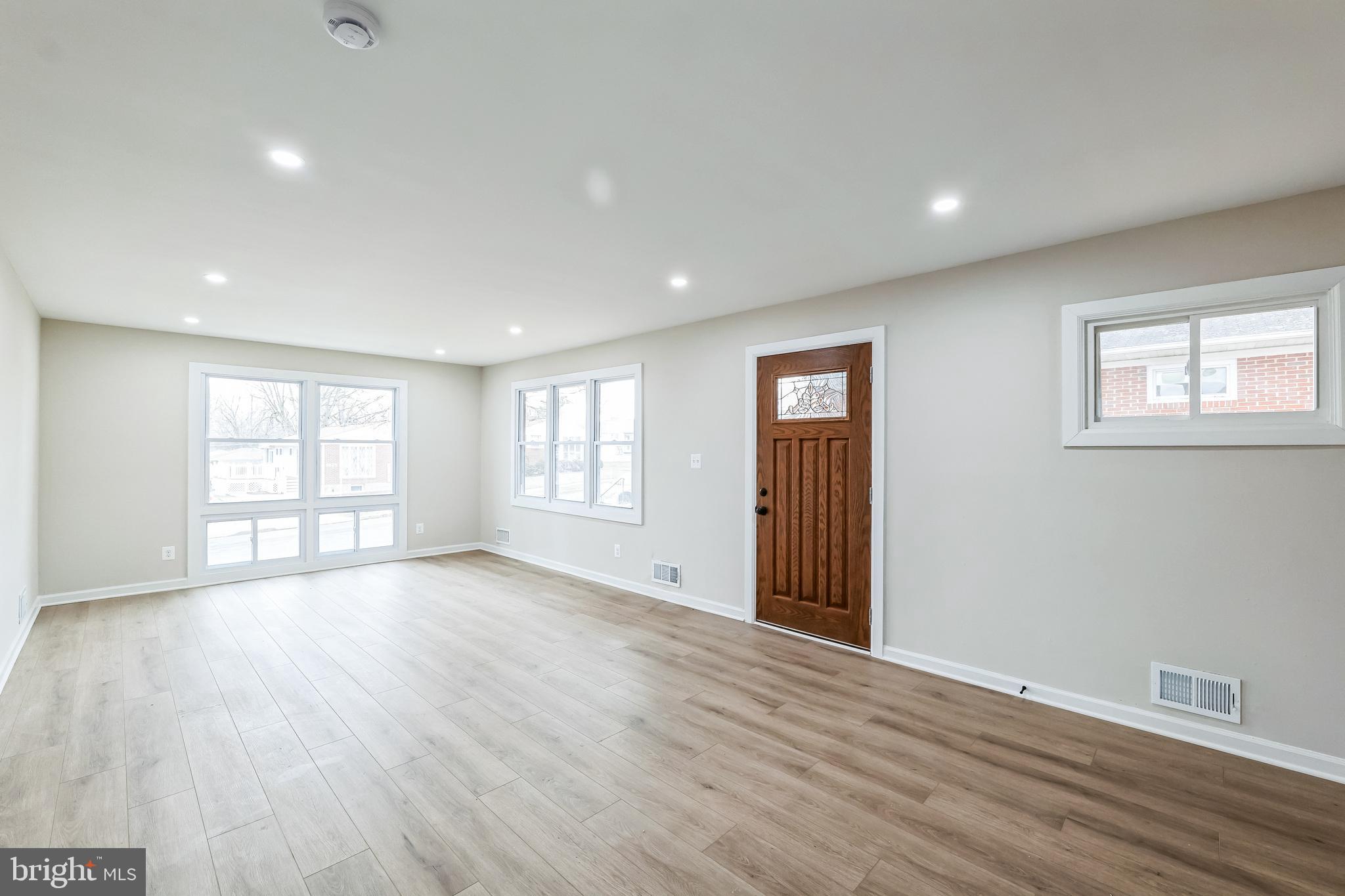 CAMPFIELD GARDENS - Residential