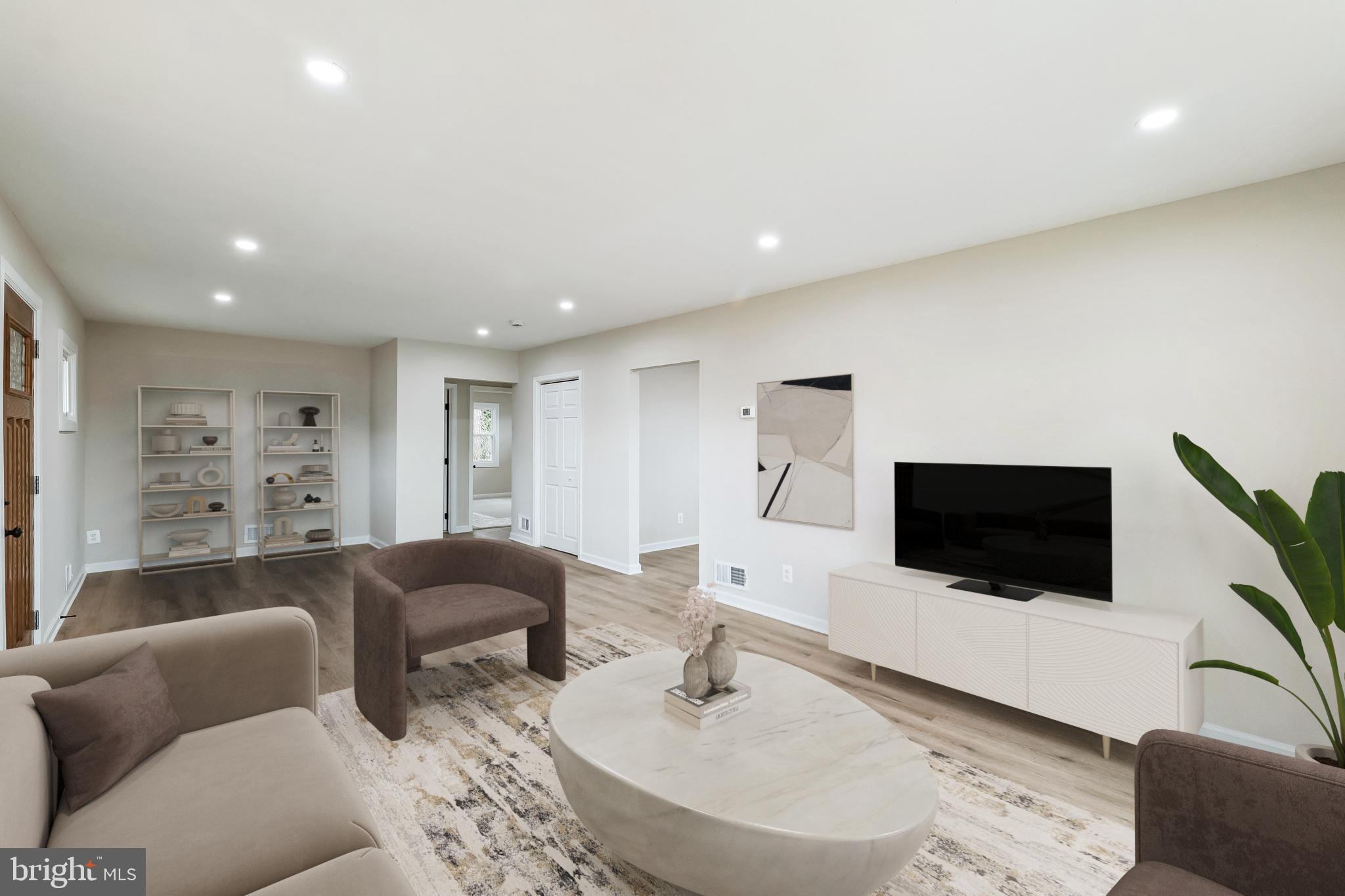 CAMPFIELD GARDENS - Residential