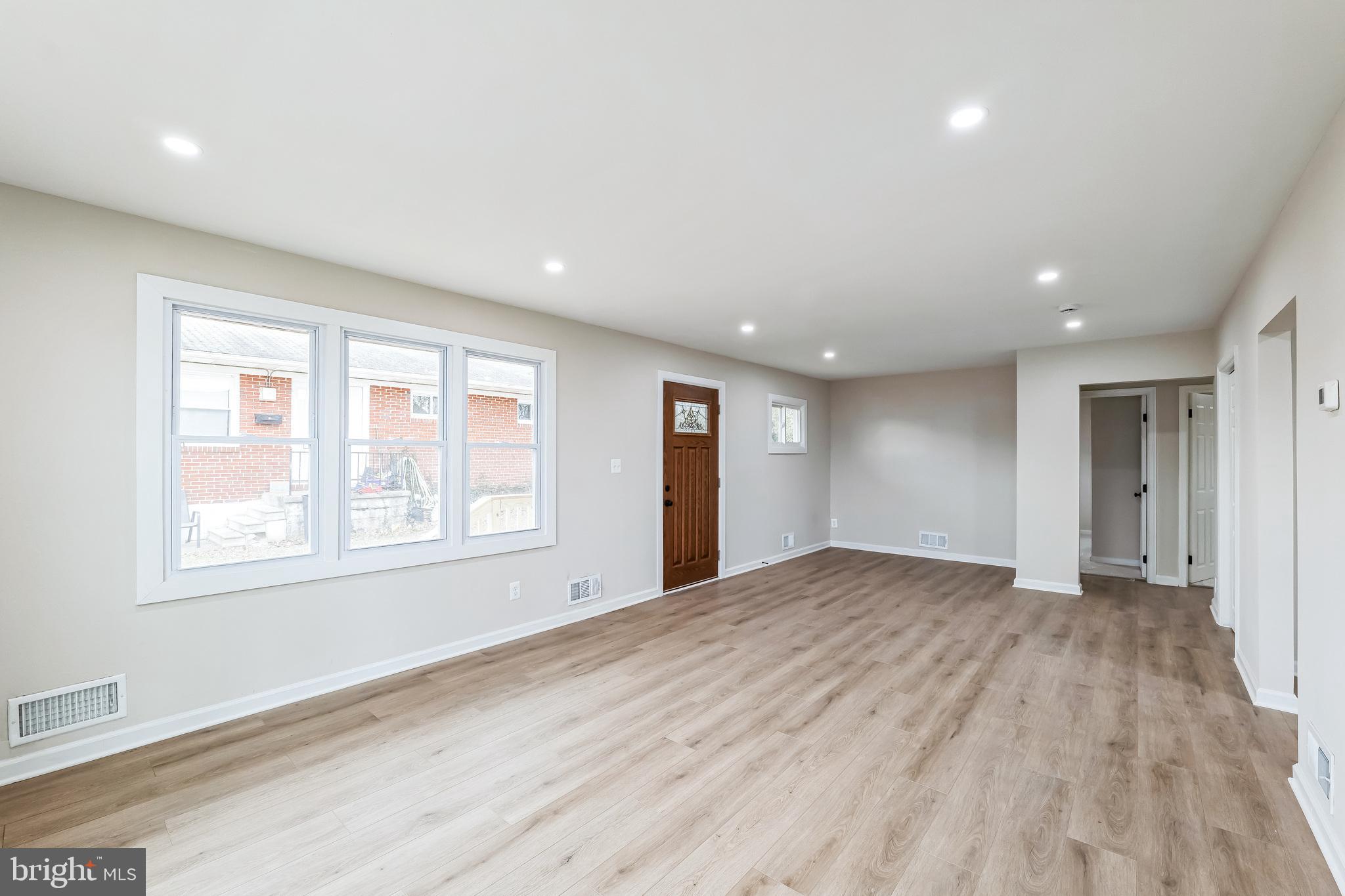 CAMPFIELD GARDENS - Residential