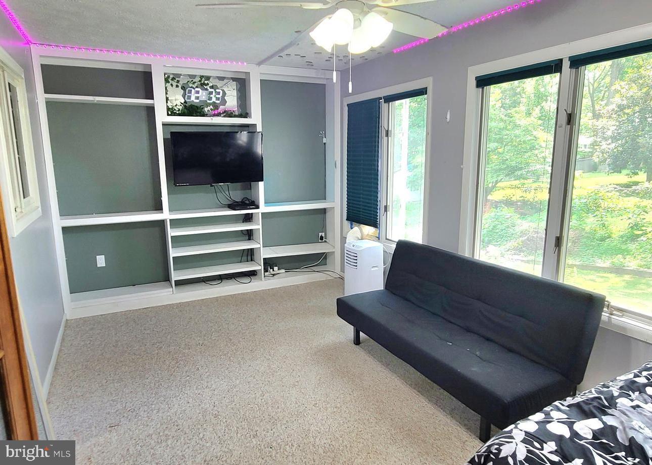 SHADY DALE - Residential