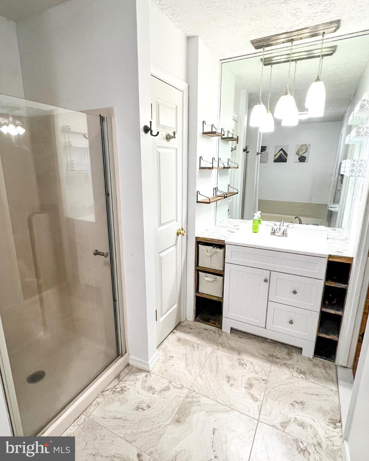 SHADY DALE - Residential