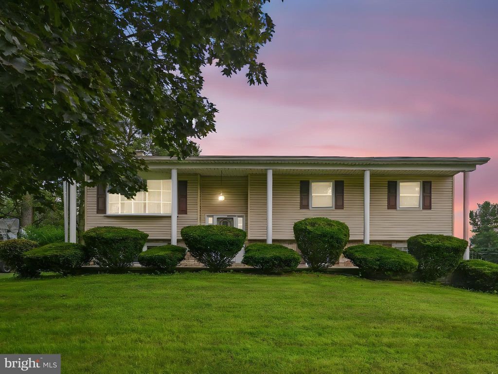 Photo of 2620 Pinewood Road, LANCASTER, PA 17601 (MLS # PALA2072648)
