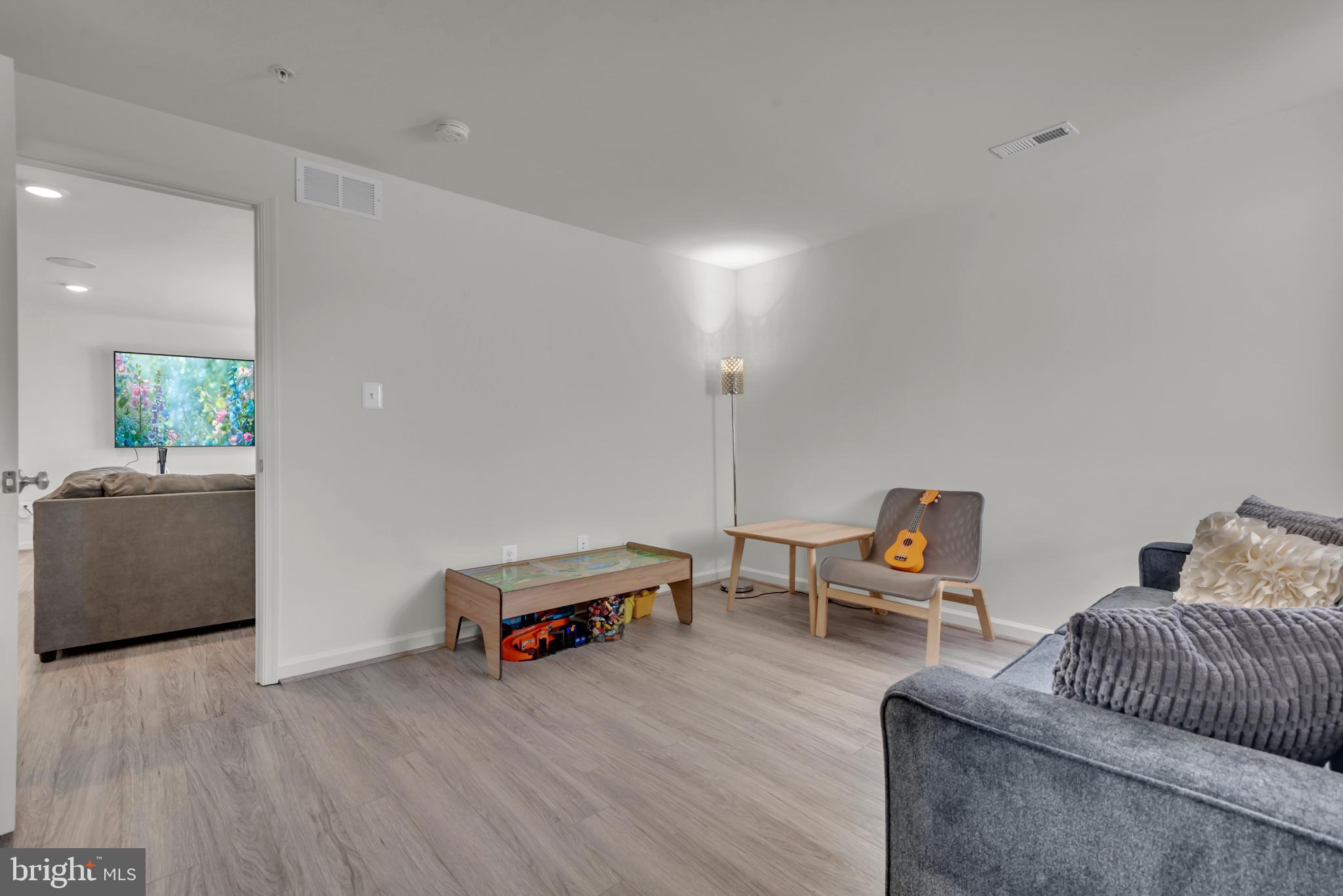 ELLENDALE - Residential