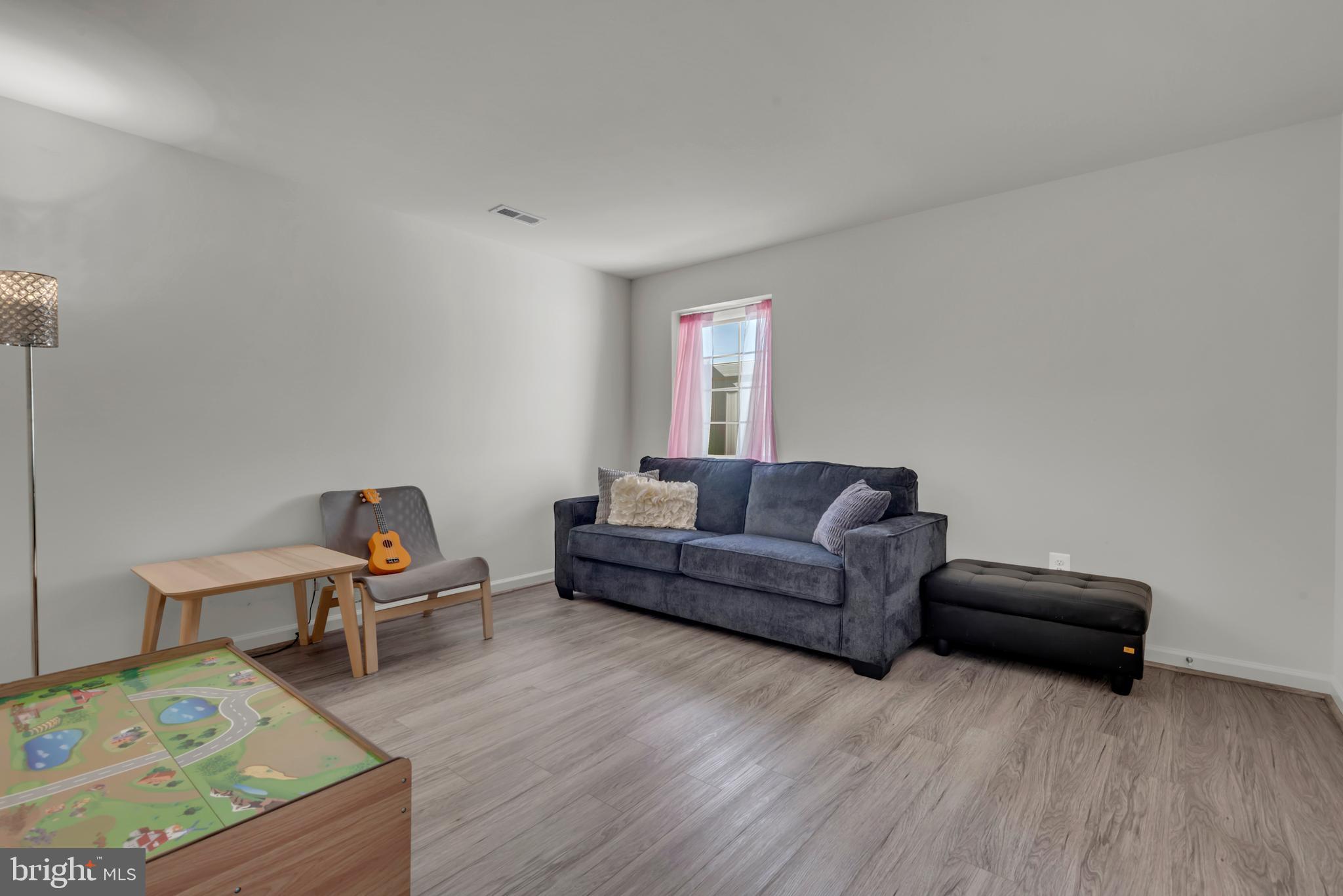 ELLENDALE - Residential