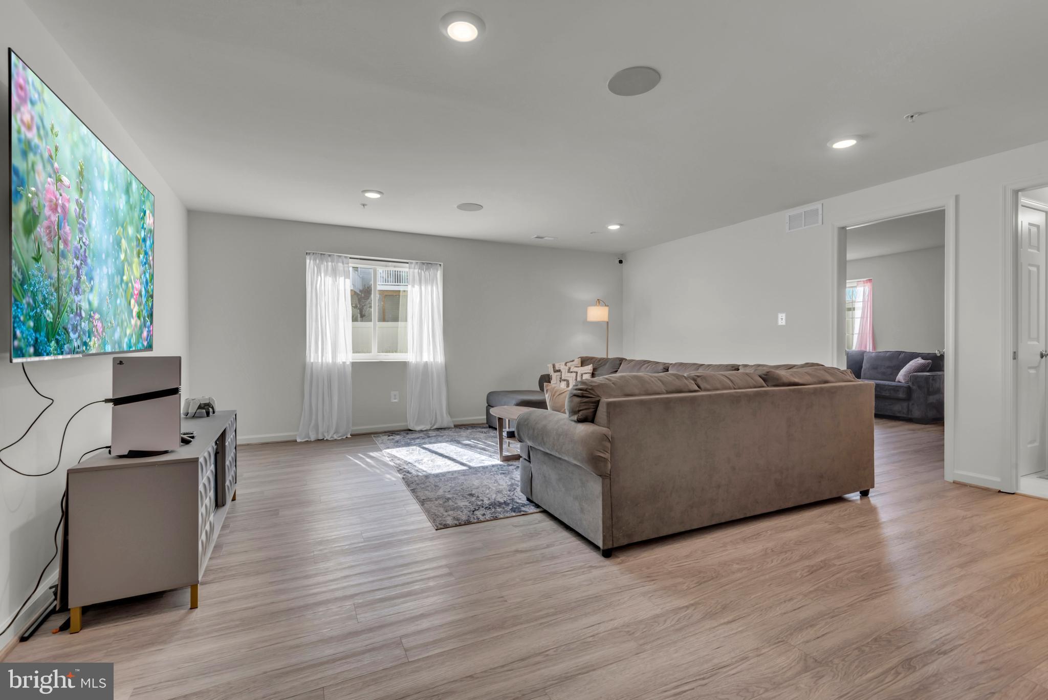 ELLENDALE - Residential