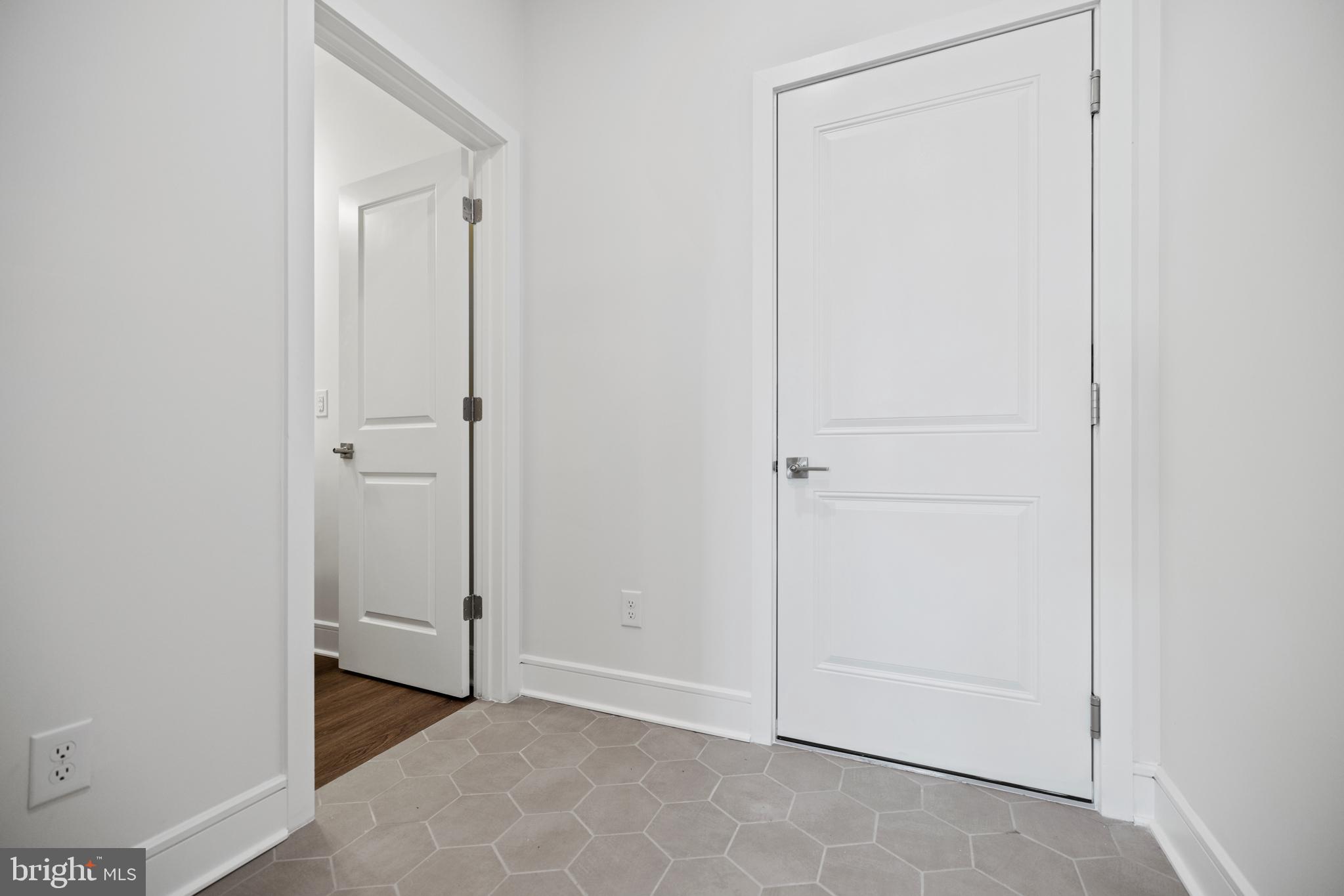 GOOSE CREEK VILLAGE - Residential