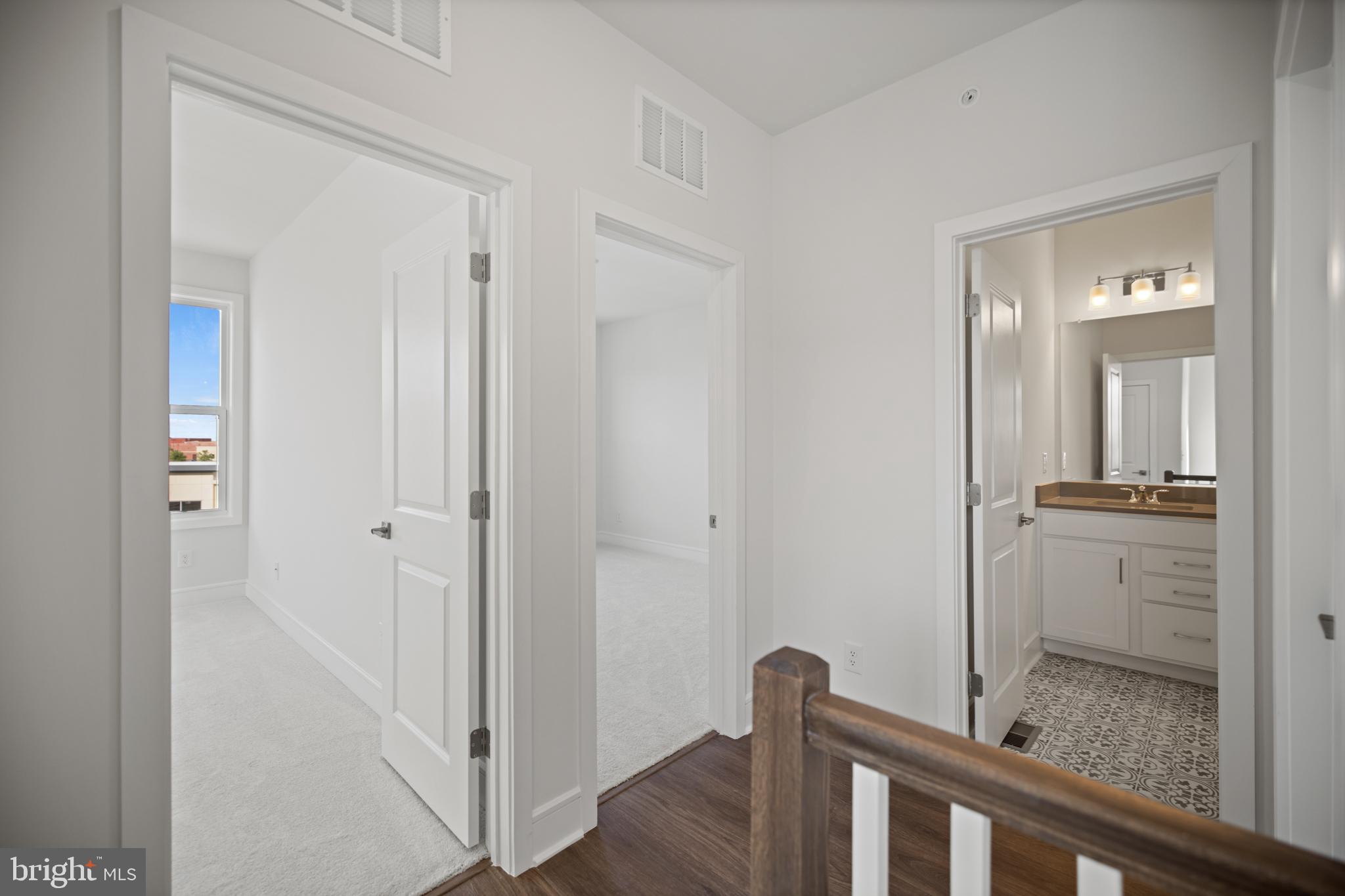 GOOSE CREEK VILLAGE - Residential