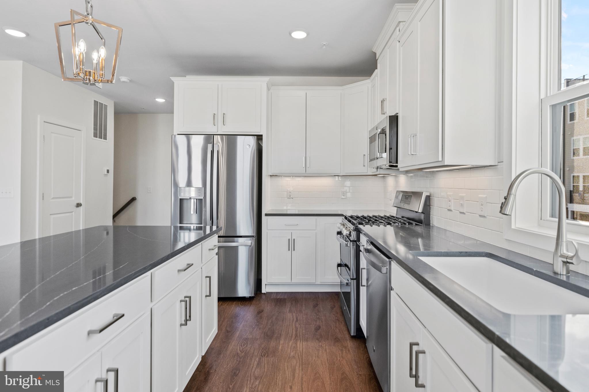 GOOSE CREEK VILLAGE - Residential