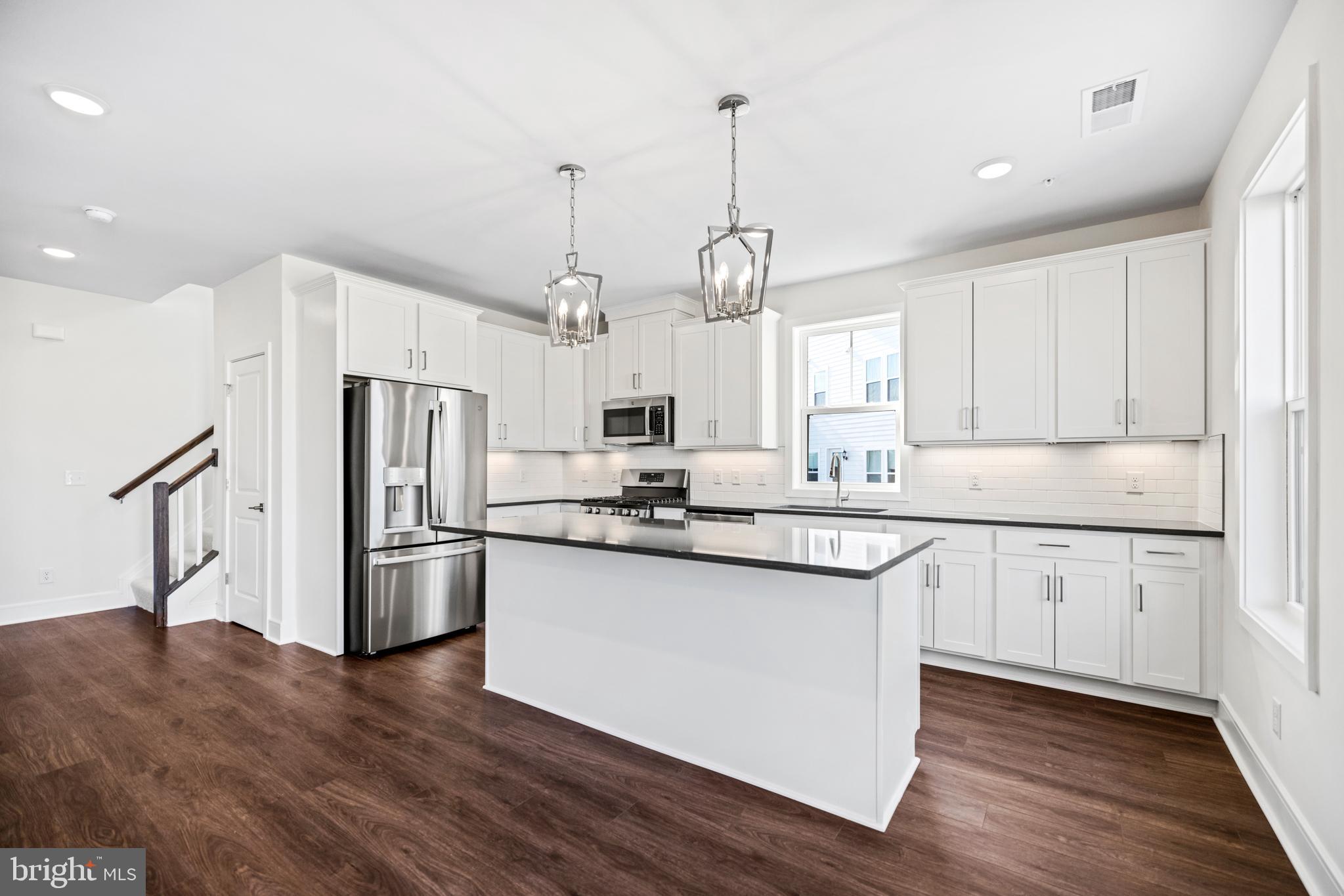 GOOSE CREEK VILLAGE - Residential