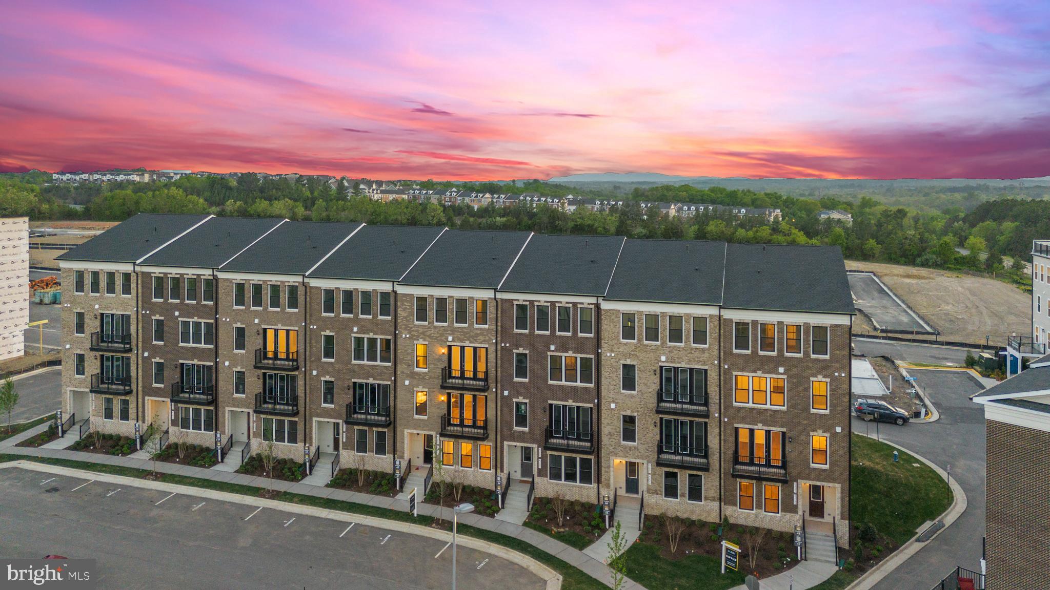 GOOSE CREEK VILLAGE - Residential