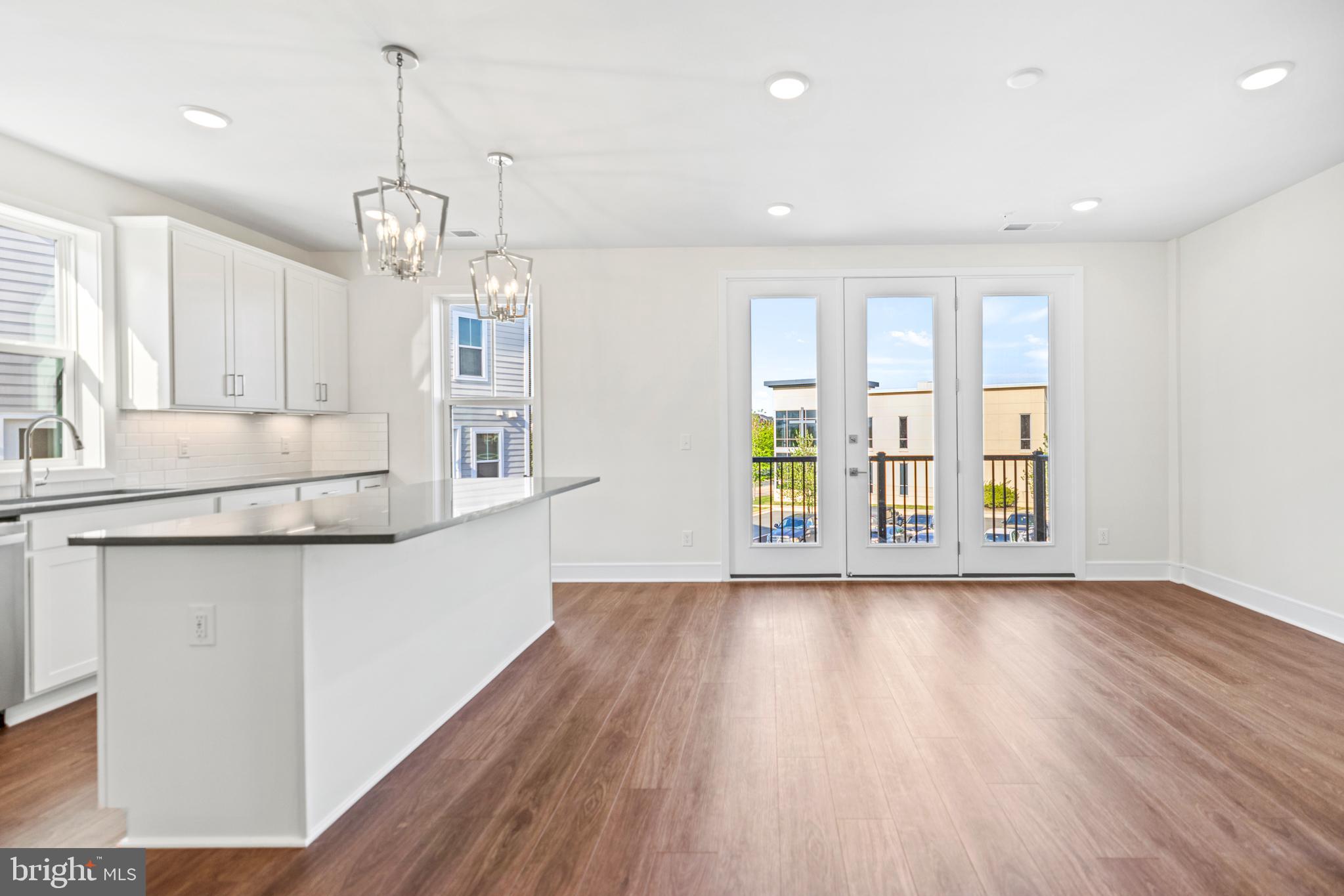 GOOSE CREEK VILLAGE - Residential