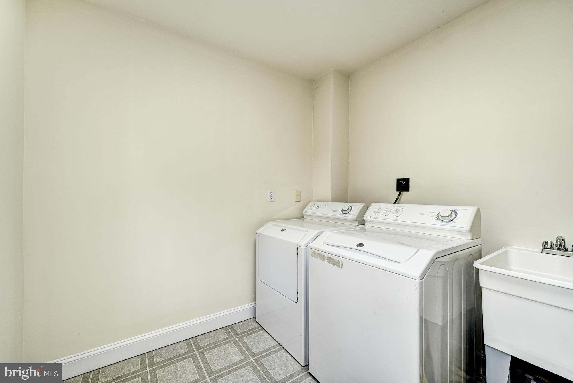 GLENBROOK VILLAGE - Residential