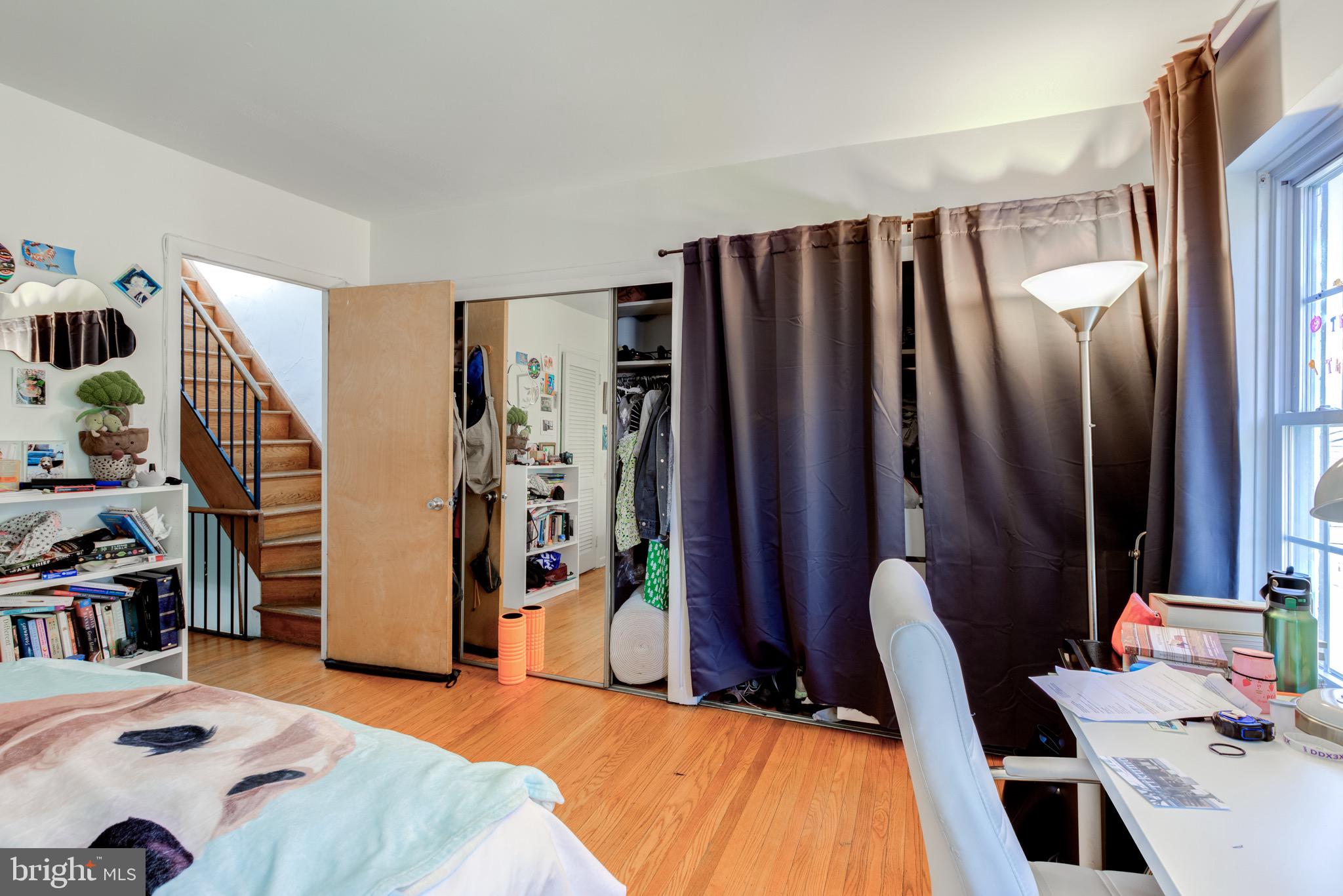 UNIVERSITY CITY - Residential