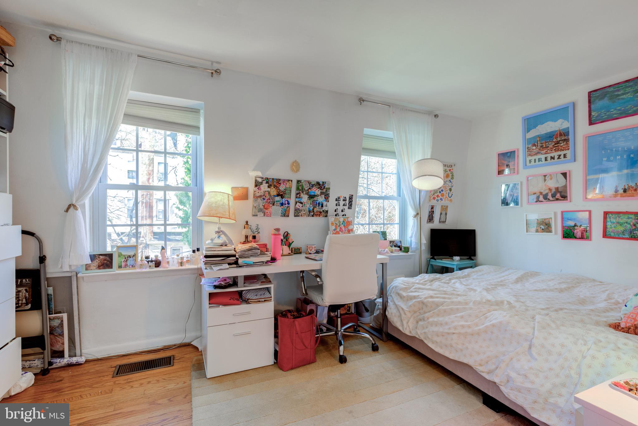 UNIVERSITY CITY - Residential