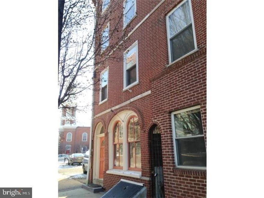 Available June 1! Beautiful bi-level 2nd floor apartment featuring 2 bedroom, 2.5 baths and a rooftop deck! The first level offers 2 bedrooms with windows and closets, 2 full baths and a laundry room. Next level boasts the open living room with wood floors, shelving, exposed brick, windows and sliding glass French door to a fantastic deck with big sky view. Kitchen offers maple cabinetry, granite counters, tile backsplash, stainless steel appliances, dishwasher and bar counter.