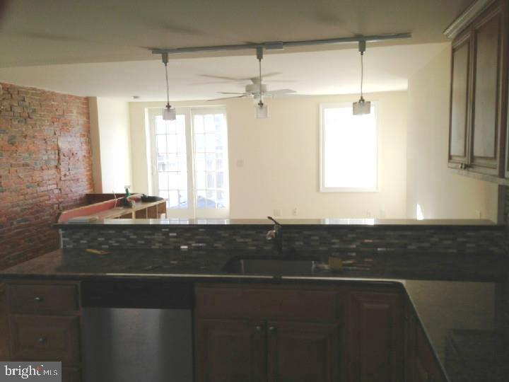 OLD CITY - Residential Lease