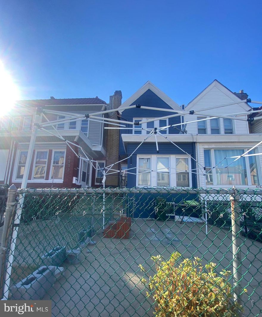 ✨Welcome to the lovely 4740 Tampa St!!🍀 Excellent Cash Flow Potential with 1,200 Sqft of above-ground finished space! 📍This property features flexible street parking, and its ready for you to be the next owner. 🔥The property was renovated just 8 months ago with freshly painted walls and ceilings. As you step inside, you’ll be greeted by a warm and inviting hallway leading to the spacious living and dining area. 🍔The kitchen is a highlight, boasting granite countertops and easy-to-maintain laminate flooring, perfect for both cooking and entertaining ☕. This property includes  🛁 two full bathrooms—one on each floor—🚿ensuring convenience for tenants or guests, offering a monthly passive income. 
📍 Ideally located just off Whitaker Ave, above Wyoming Ave, this home is also close to public transportation, making it easy for residents to get around. 📞Schedule a showing today!