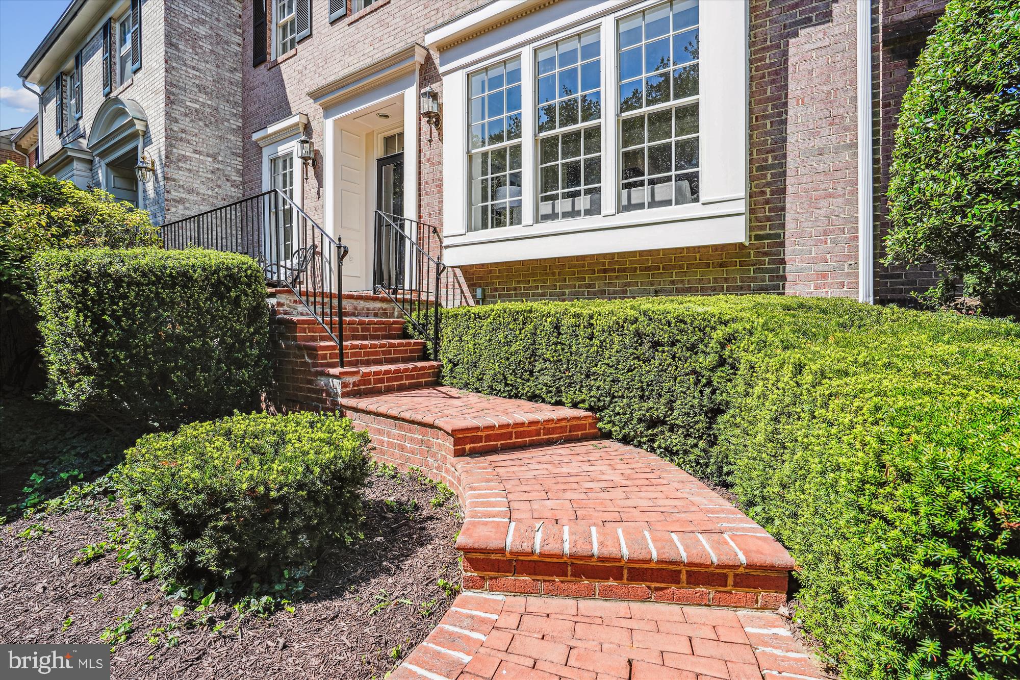5917 MAPLEWOOD PARK PLACE