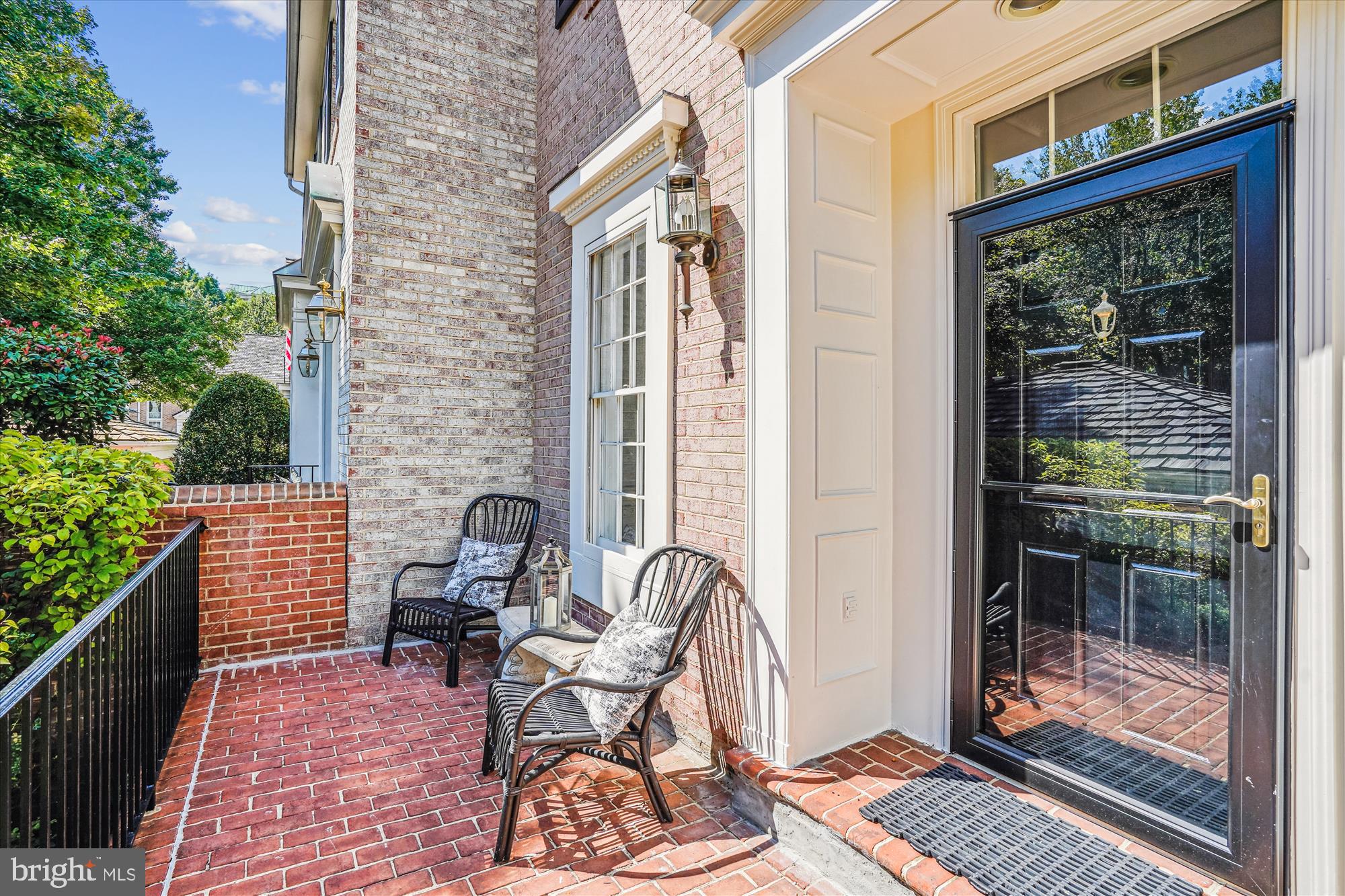5917 MAPLEWOOD PARK PLACE