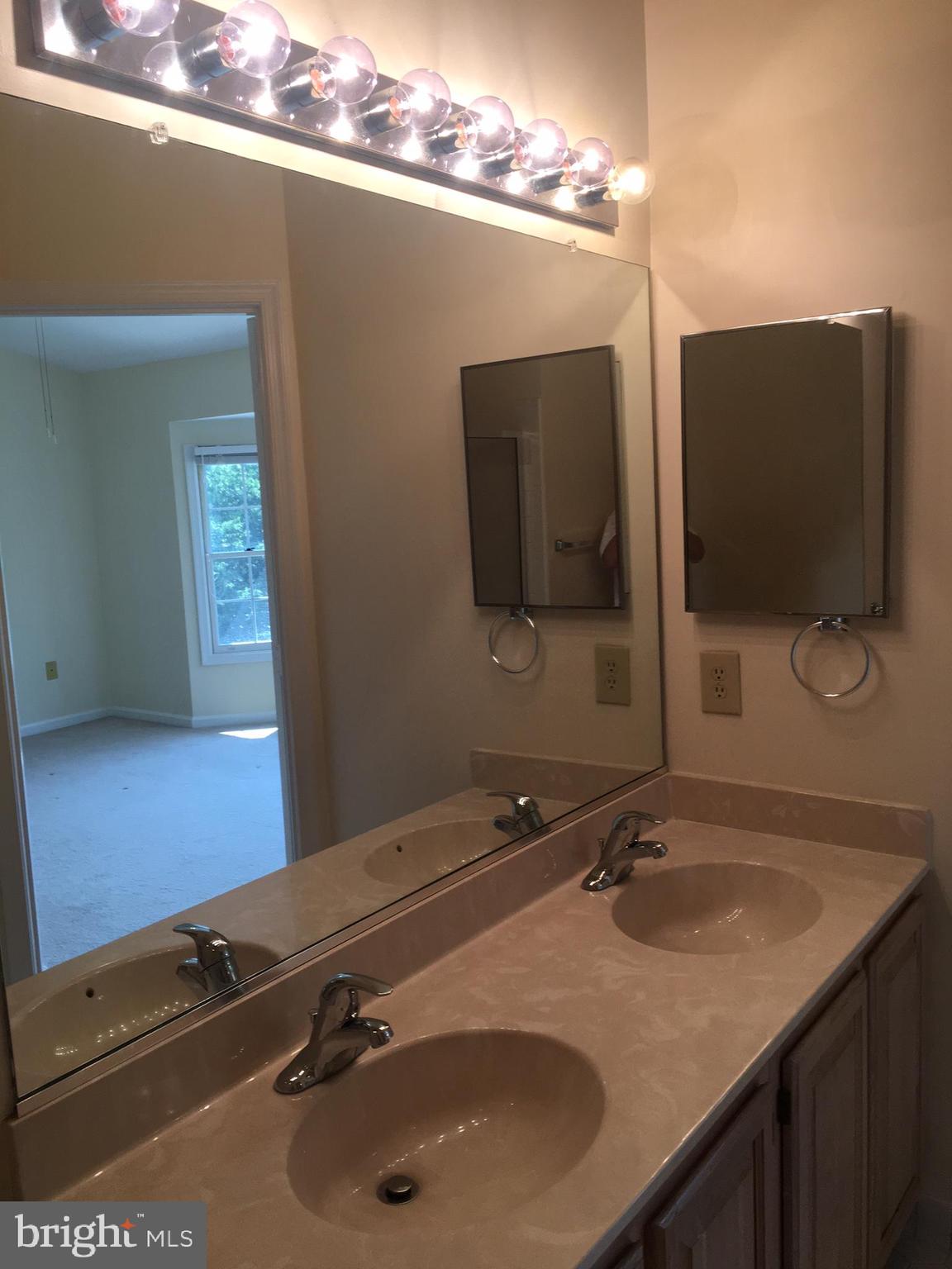 LAKE LINGANORE - Residential