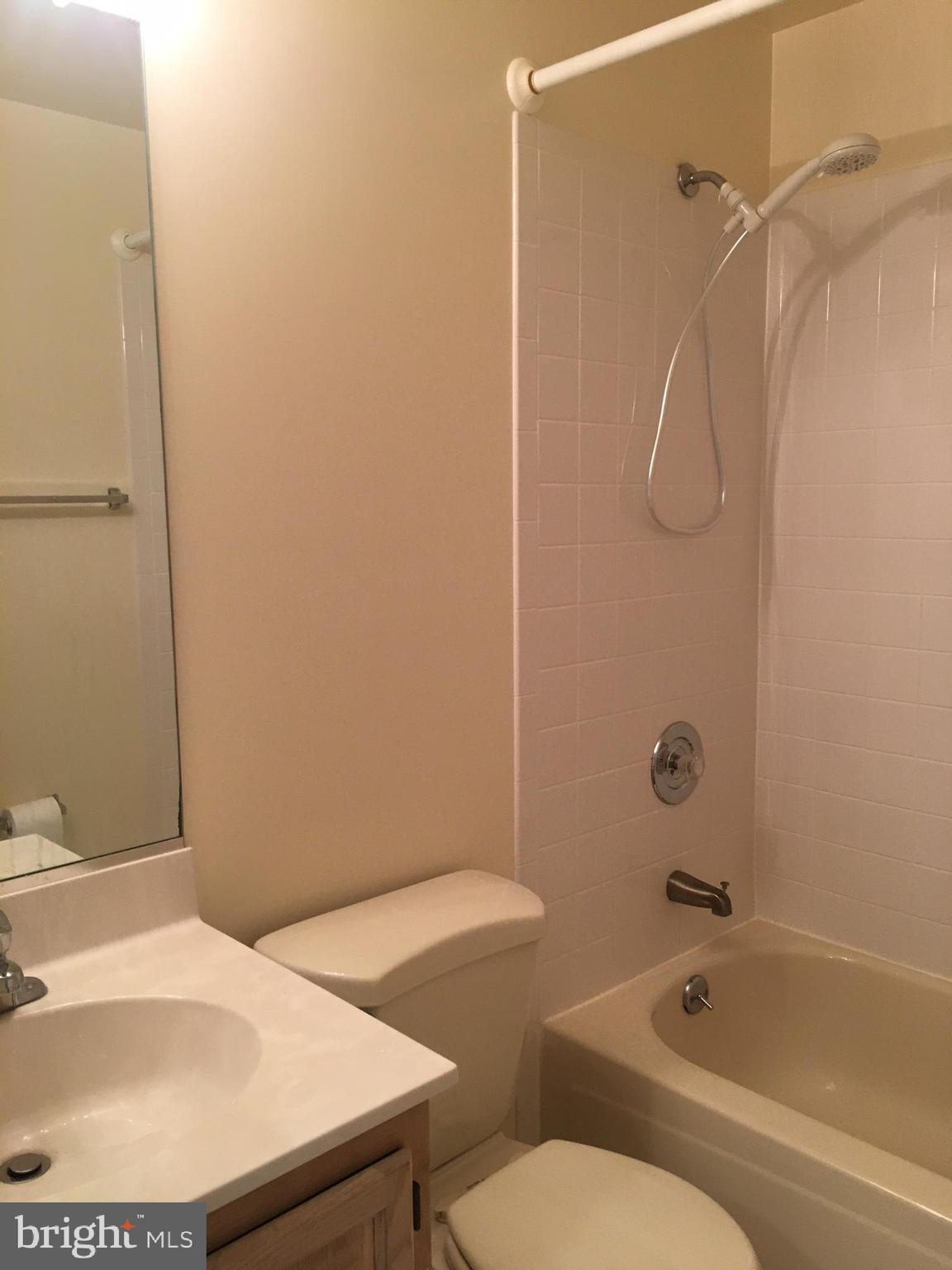 LAKE LINGANORE - Residential