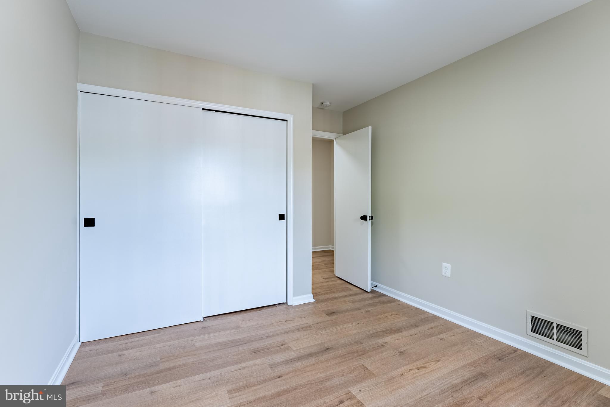 HERITAGE SQUARE - Residential