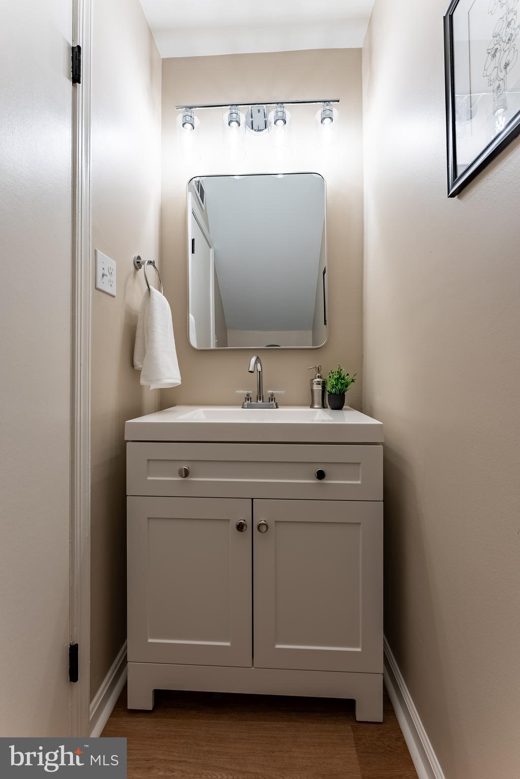 HERITAGE SQUARE - Residential